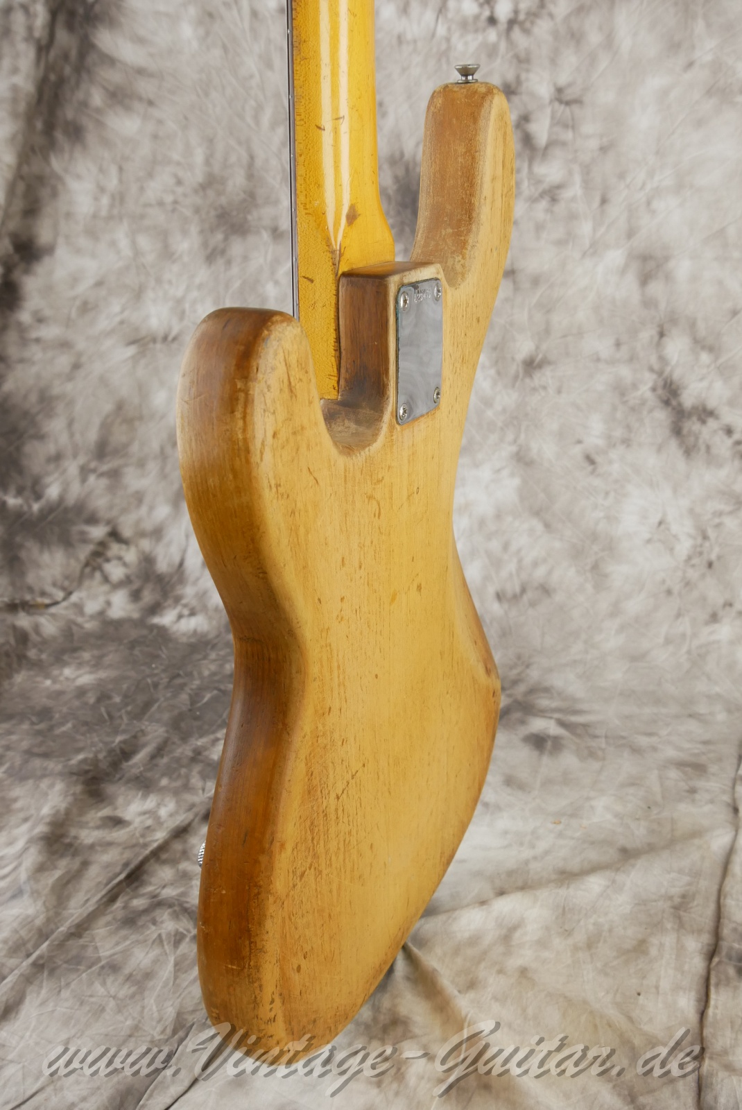 img/vintage/6117/Fender-Precision-Bass-pre-CBS-body-stripped-1963-natural-11.jpg