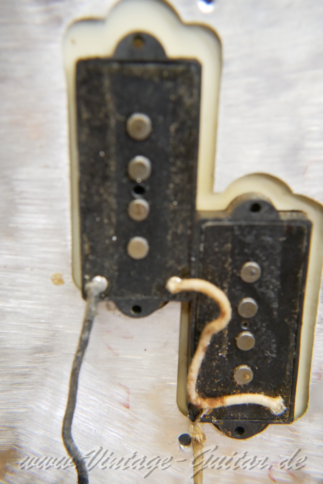 img/vintage/6117/Fender-Precision-Bass-pre-CBS-body-stripped-1963-natural-19.jpg