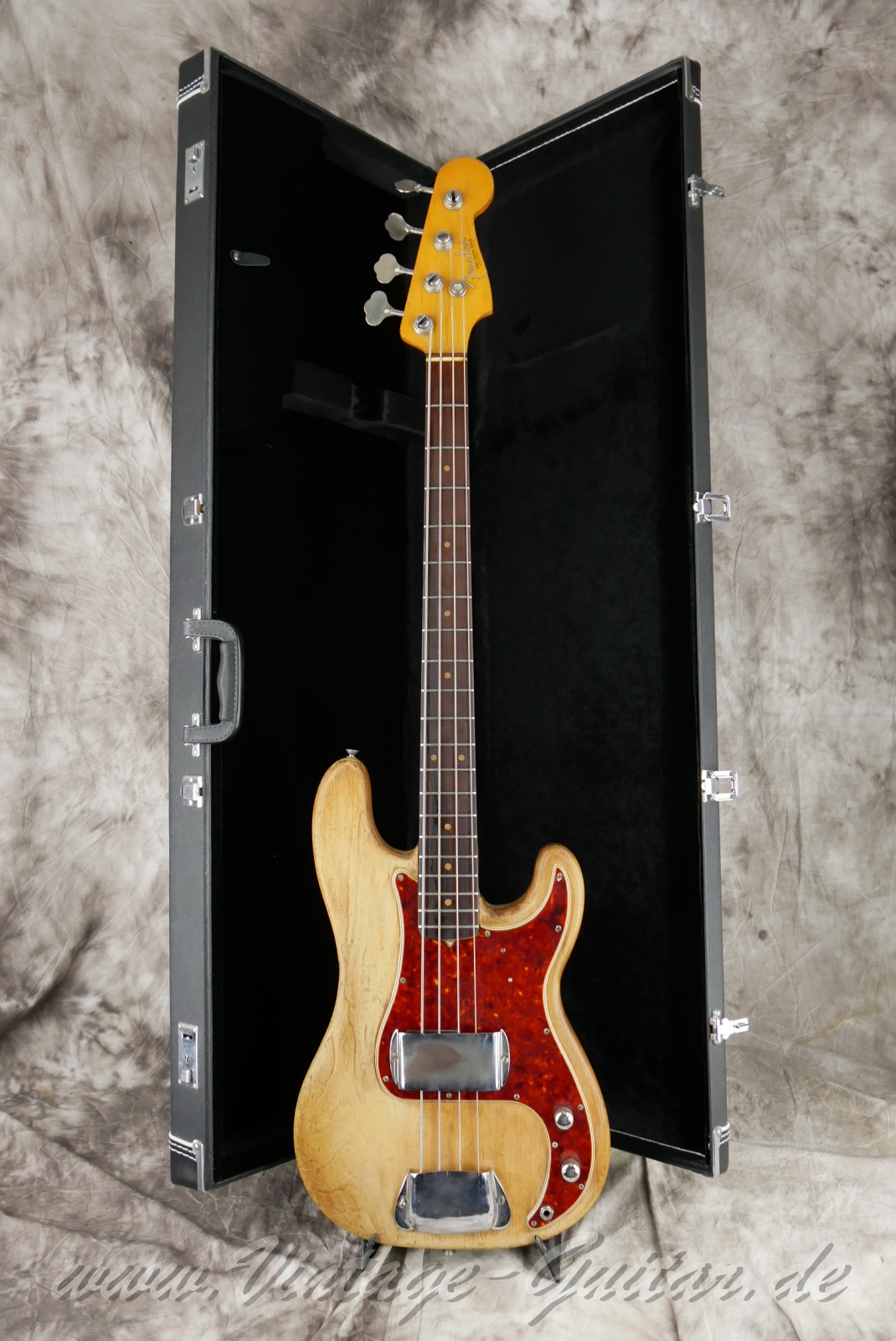 img/vintage/6117/Fender-Precision-Bass-pre-CBS-body-stripped-1963-natural-22.jpg