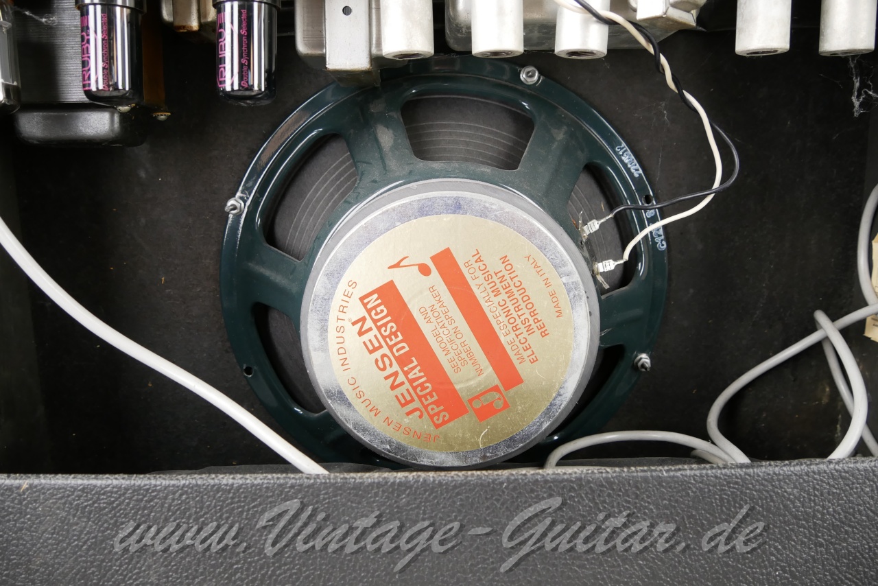 img/vintage/6127/Fender-Deluxe-Reverb-1977-black-tolex-11.jpg