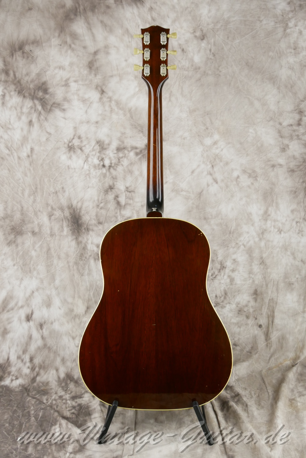 img/vintage/6135/Gibson-J-160E-beatles-guitar-1968-sunburst-02.jpg