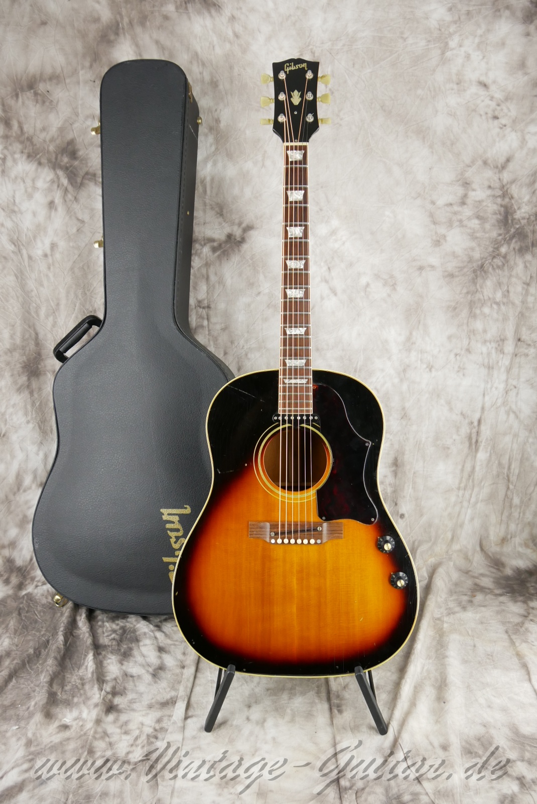 img/vintage/6135/Gibson-J-160E-beatles-guitar-1968-sunburst-18.jpg