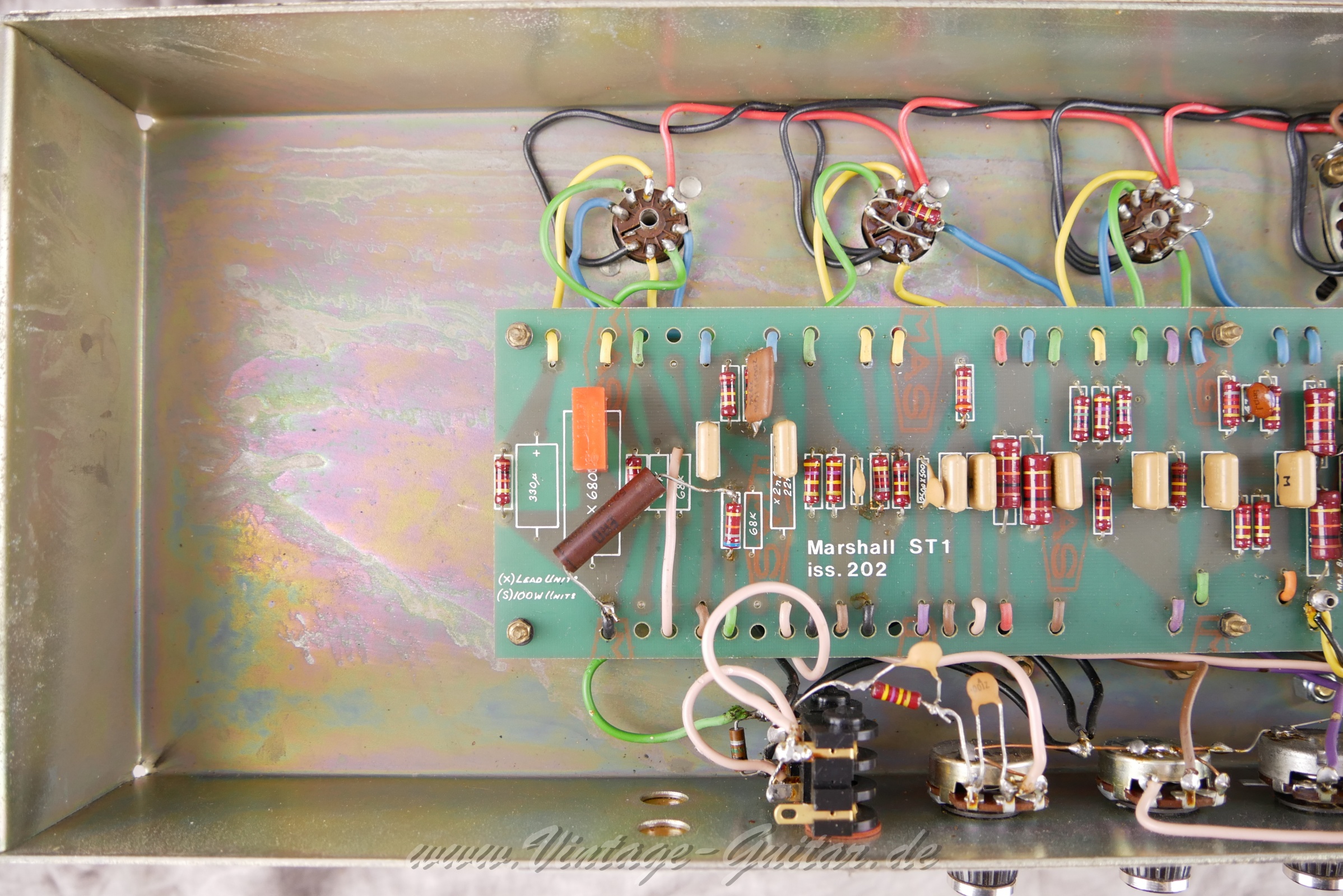 img/vintage/6164/Marshall_2203_JCM800_Master_model_lead_uk_1979-05.jpg