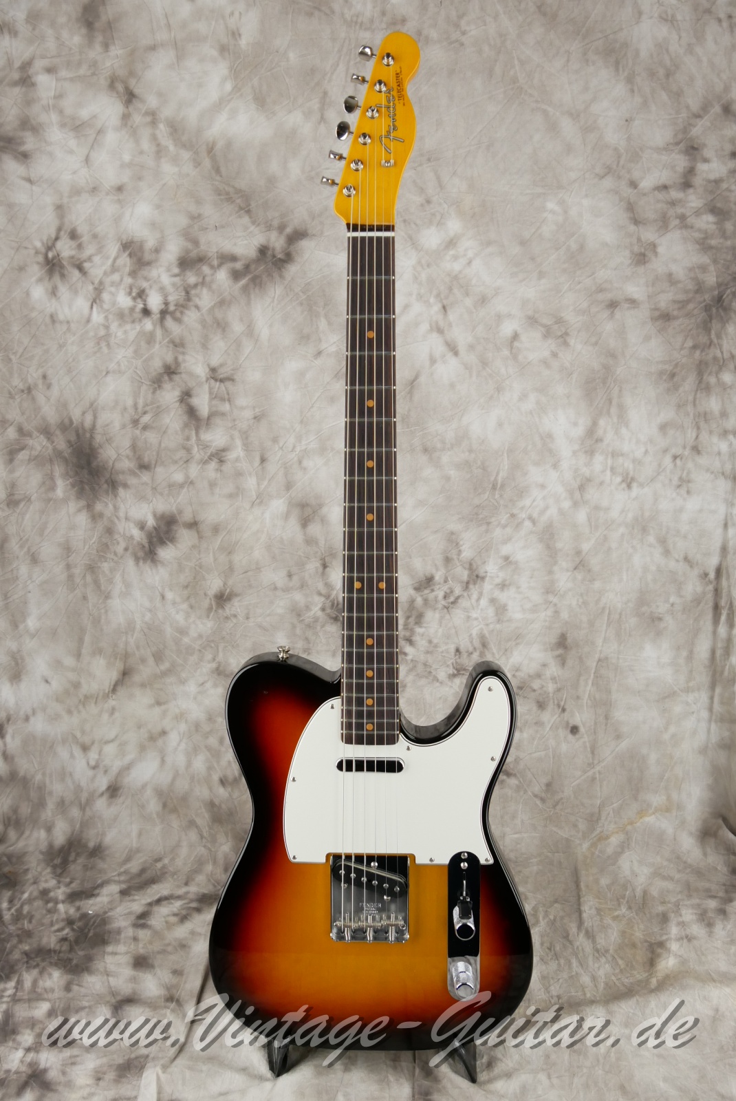 Fender_Telecaster_american_vintage_sundburst_2023_USA-001.jpg Fender_Telecaster_american_vintage_sundburst_2023_USA-001.jpg