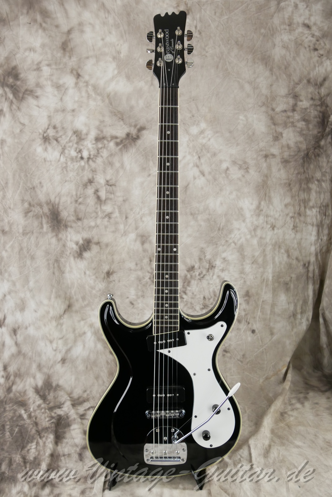 img/vintage/6181/eastwood_baritone_sidejackdlx_2020_black_korea-01.jpg