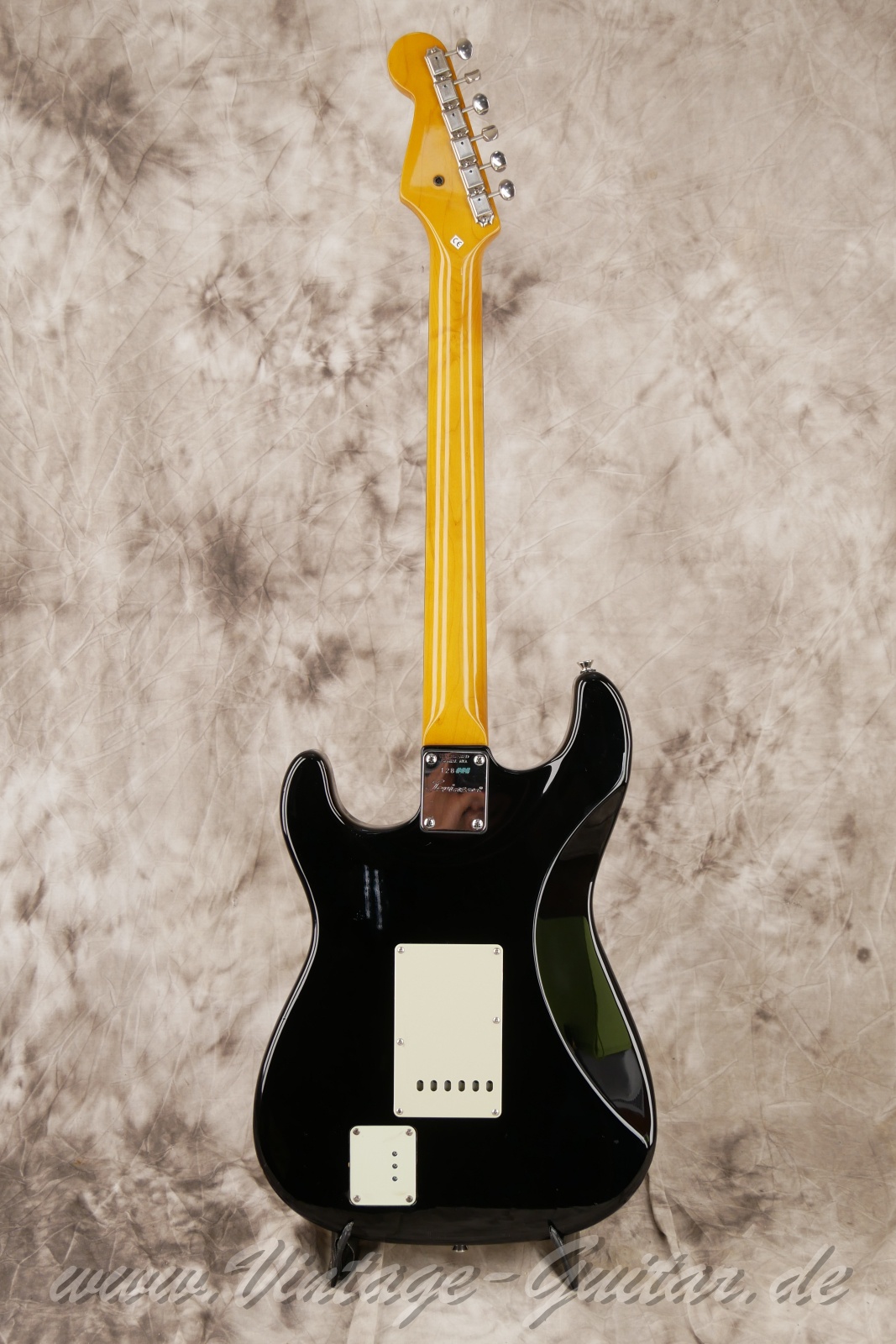 img/vintage/6184/Blade-by-Levinson-R-2-Stratocaster-1990c.-Japan-black-102.jpg