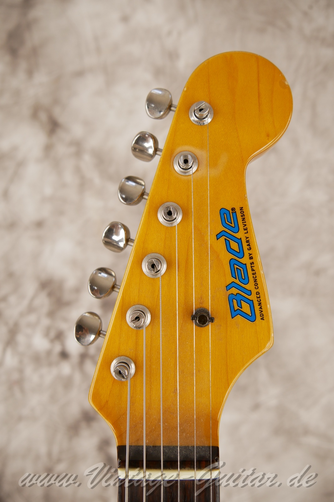 img/vintage/6184/Blade-by-Levinson-R-2-Stratocaster-1990c.-Japan-black-103.jpg