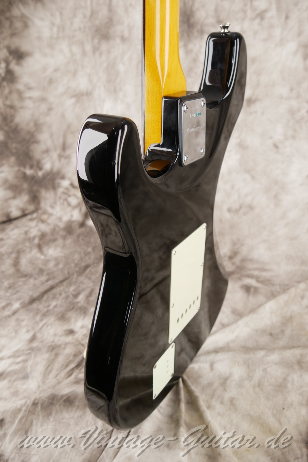 img/vintage/6184/Blade-by-Levinson-R-2-Stratocaster-1990c.-Japan-black-111.jpg