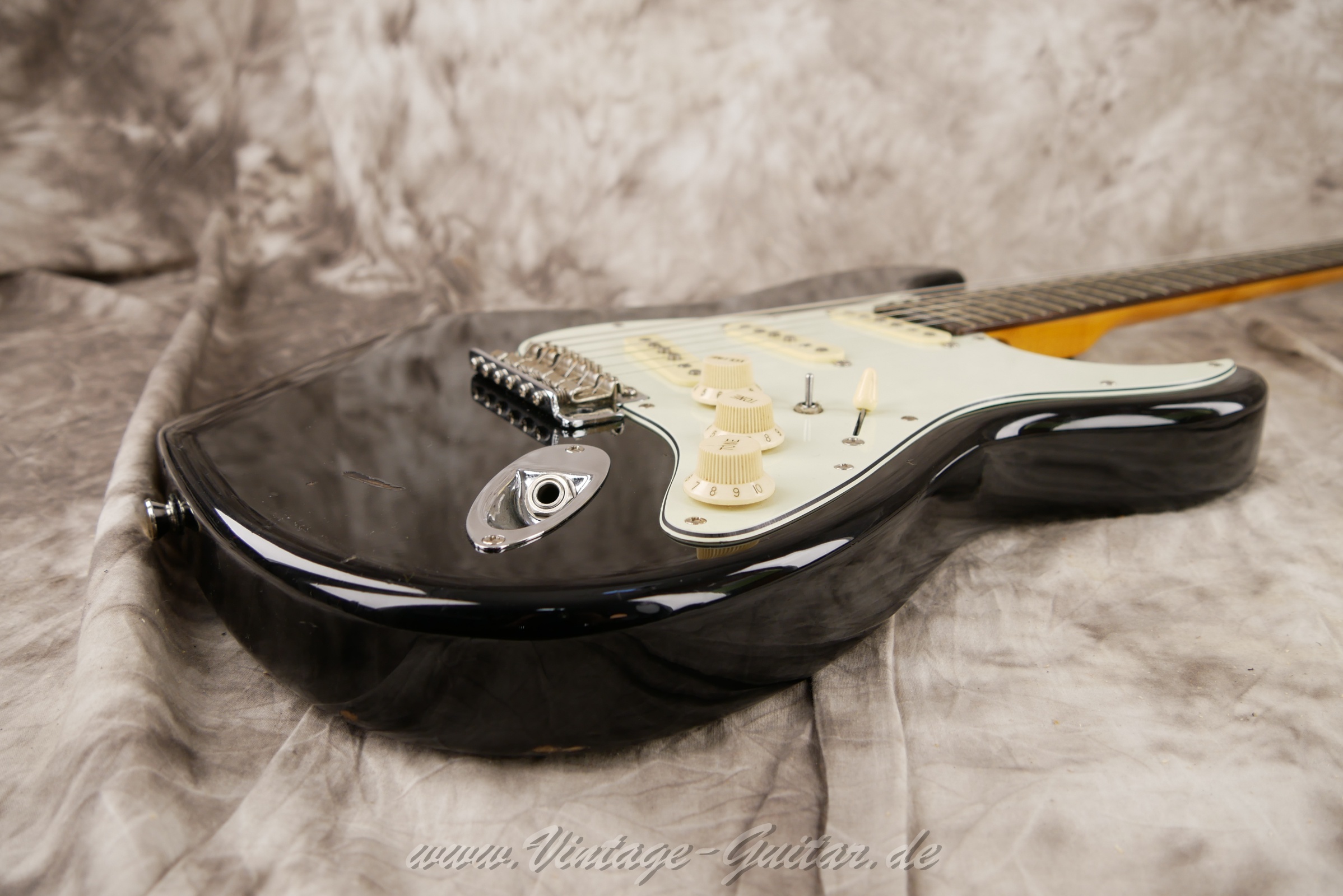 img/vintage/6184/Blade-by-Levinson-R-2-Stratocaster-1990c.-Japan-black-115.jpg