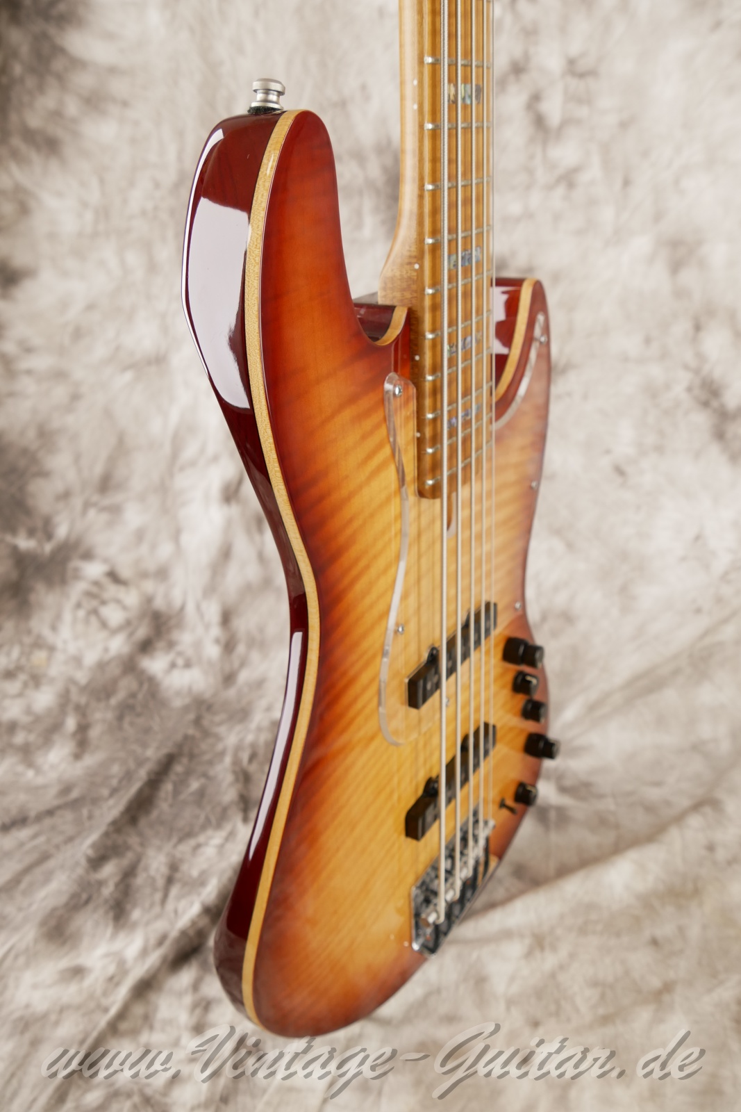 img/vintage/6188/Sire-Marcus-Miller-V10-5-string-bass-2020-Tobacco-Sunburst-09.jpg