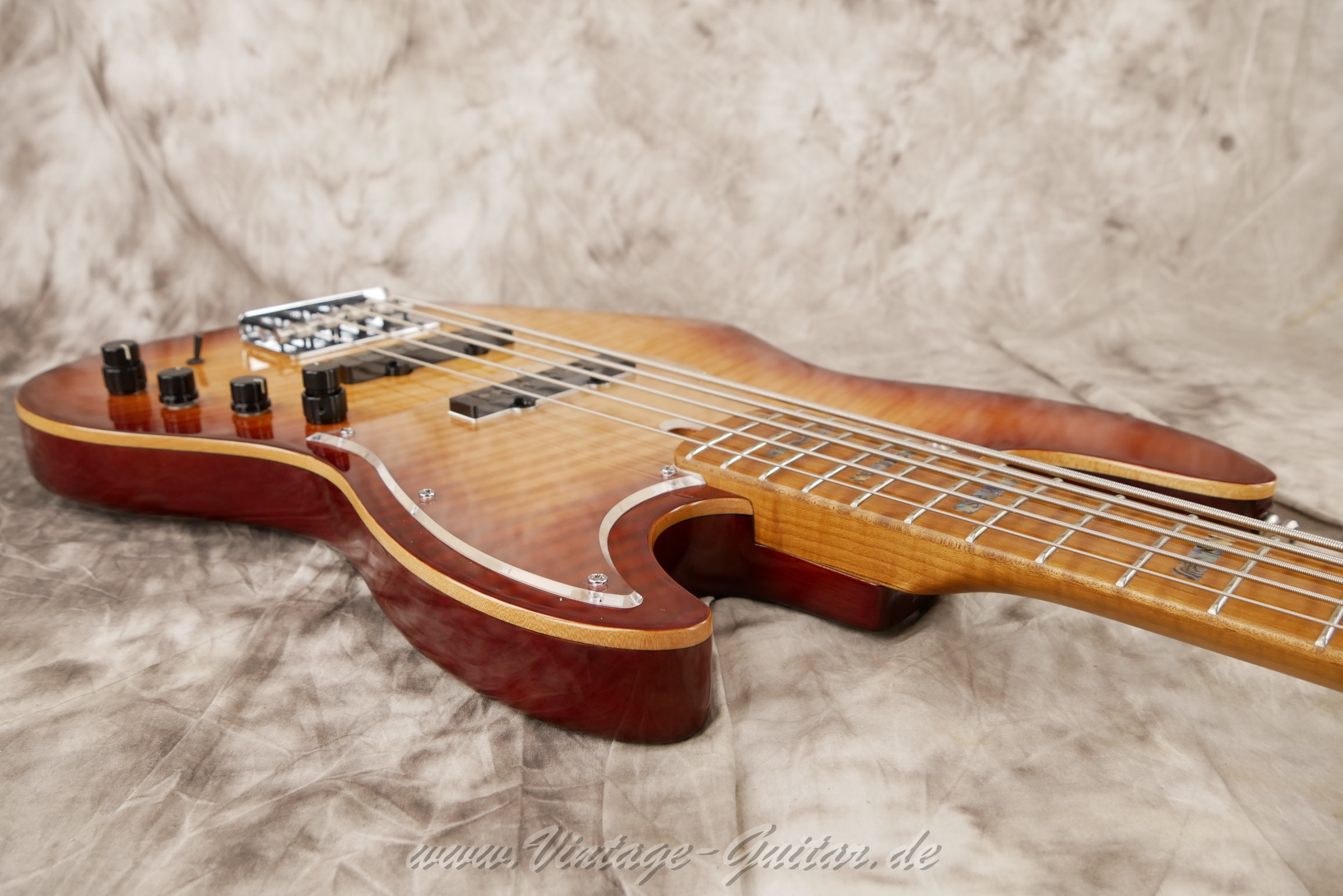 img/vintage/6188/Sire-Marcus-Miller-V10-5-string-bass-2020-Tobacco-Sunburst-15.jpg