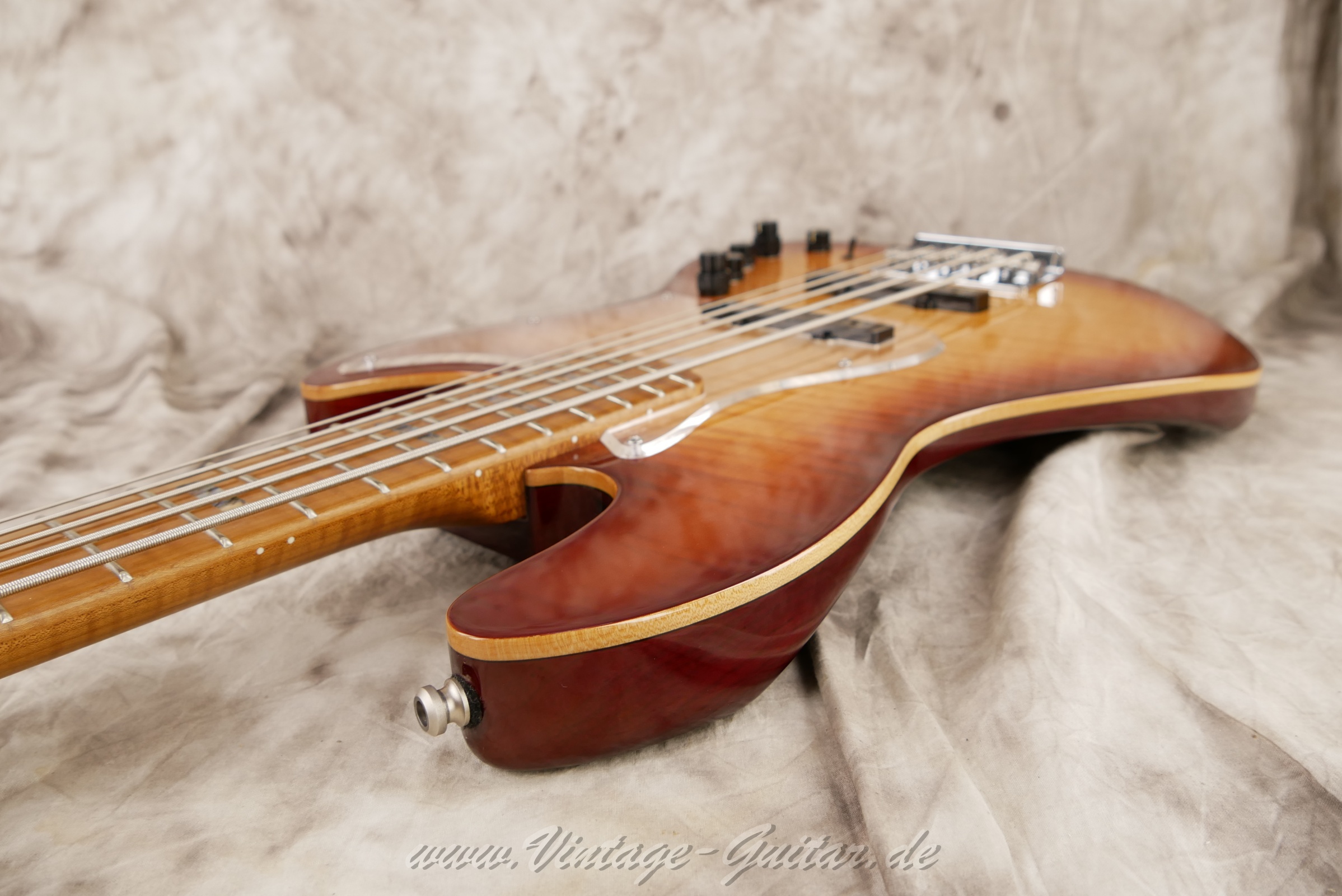 img/vintage/6188/Sire-Marcus-Miller-V10-5-string-bass-2020-Tobacco-Sunburst-16.jpg