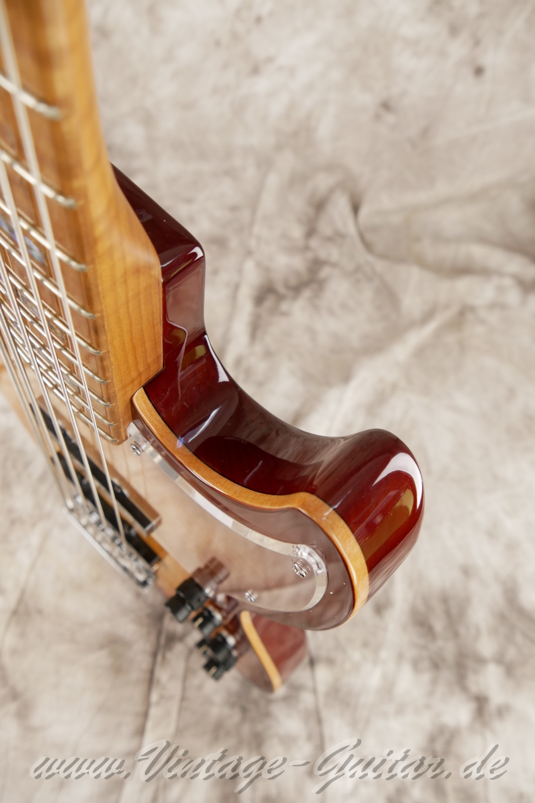 img/vintage/6188/Sire-Marcus-Miller-V10-5-string-bass-2020-Tobacco-Sunburst-17.jpg