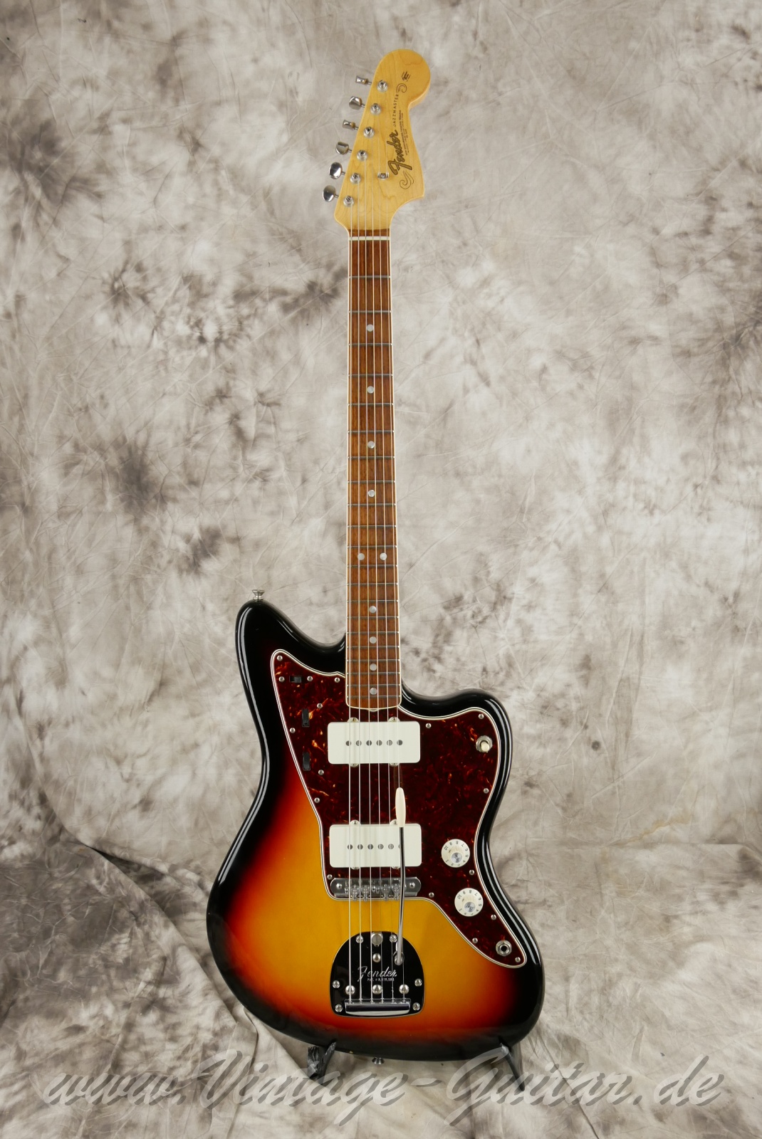 fender_jazzmaster_american_vintage_65_2014_sunburst_USA-01.jpg fender_jazzmaster_american_vintage_65_2014_sunburst_USA-01.jpg