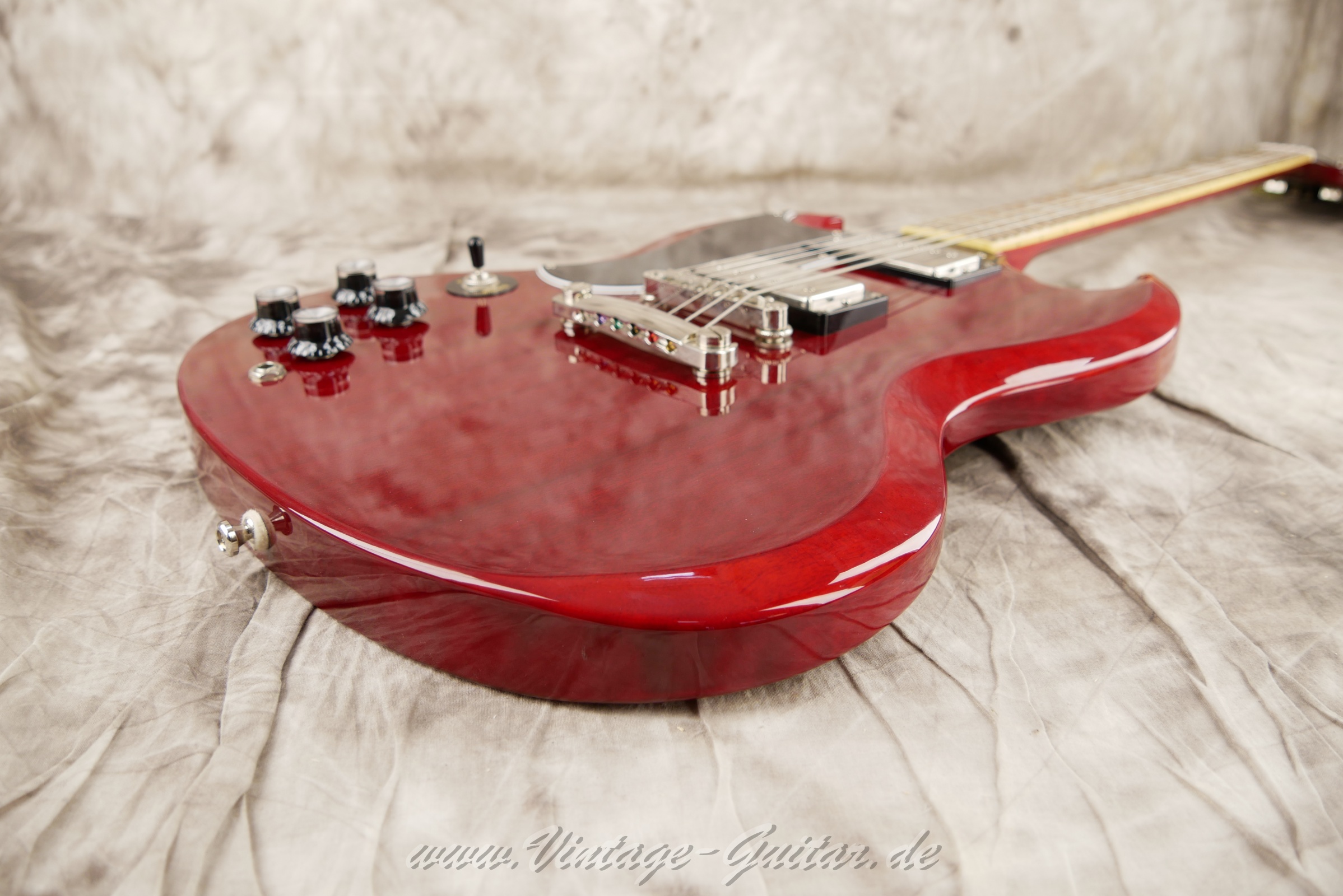 img/vintage/6193/Epiphone-SG-Pro-G-400-2019-cherry-13.jpg