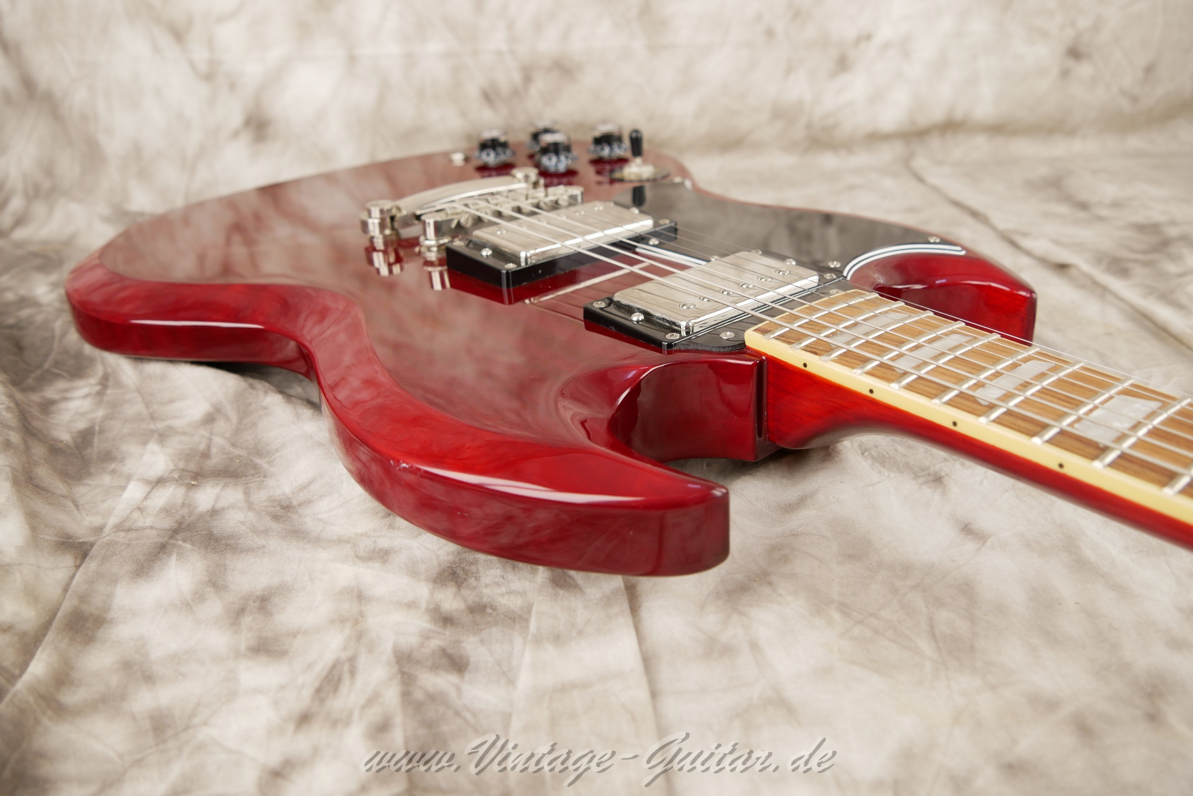 img/vintage/6193/Epiphone-SG-Pro-G-400-2019-cherry-15.jpg