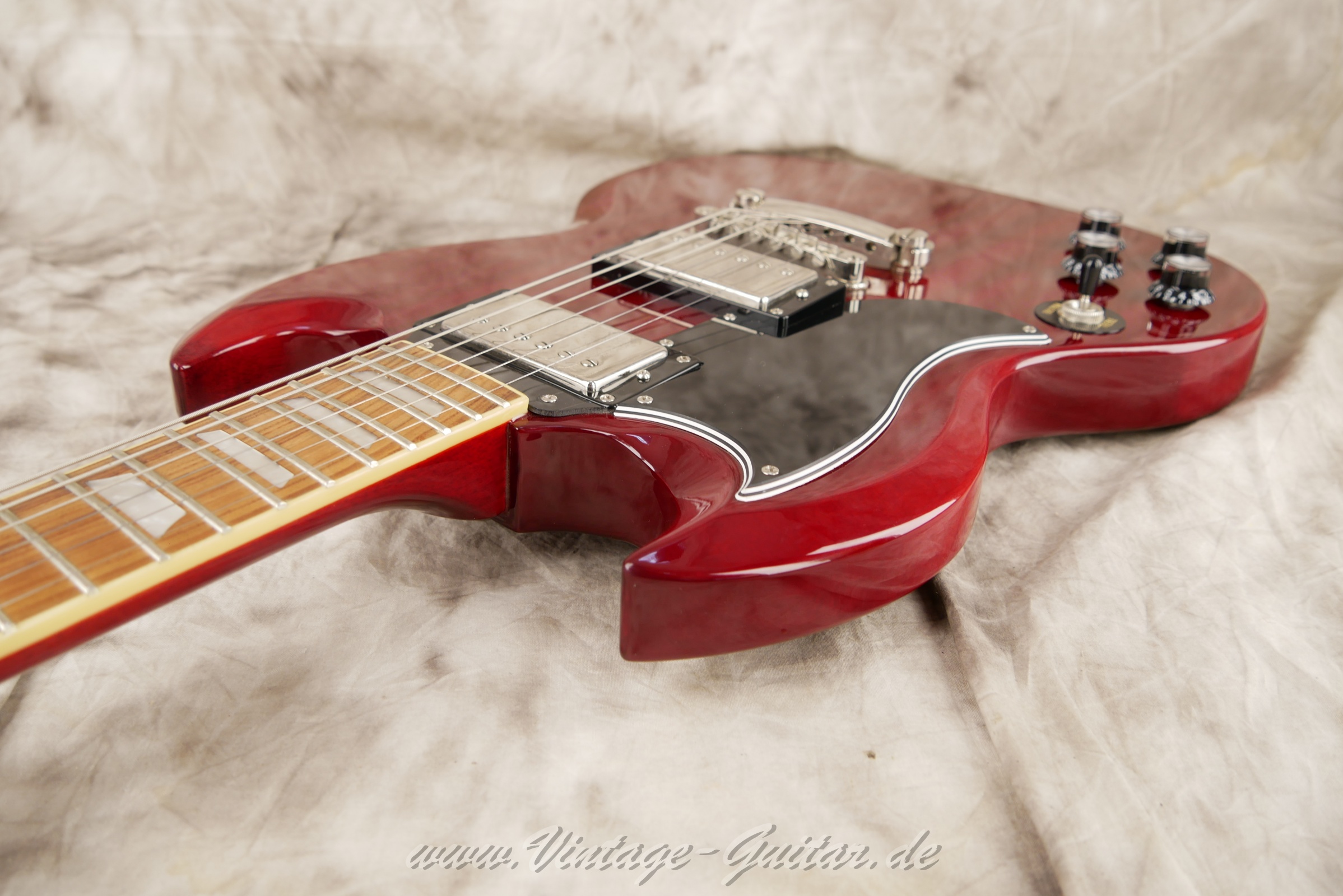 img/vintage/6193/Epiphone-SG-Pro-G-400-2019-cherry-16.jpg