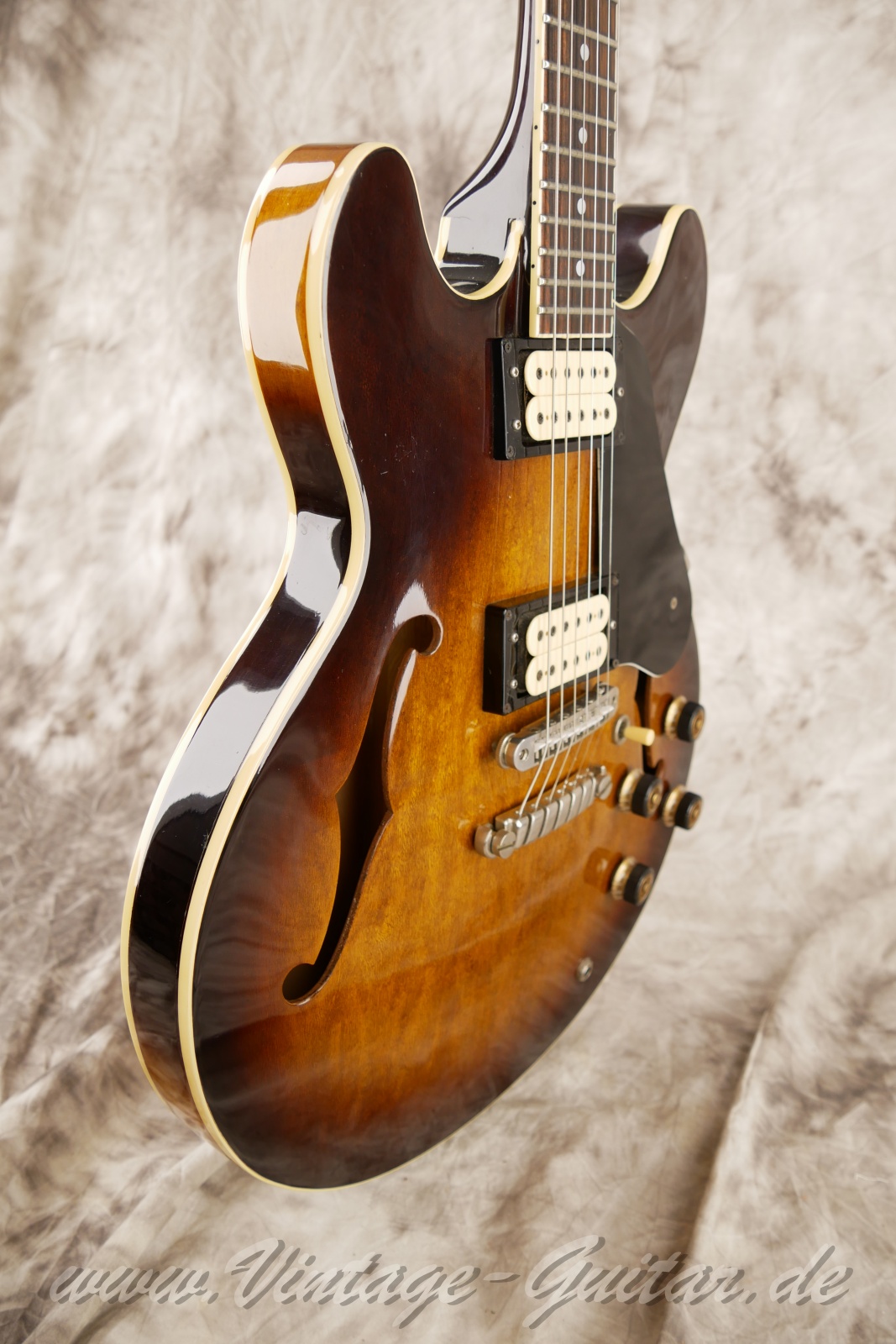 img/vintage/6195/Ibanez-AS-50-1981-Tobaco-Burst-09.jpg