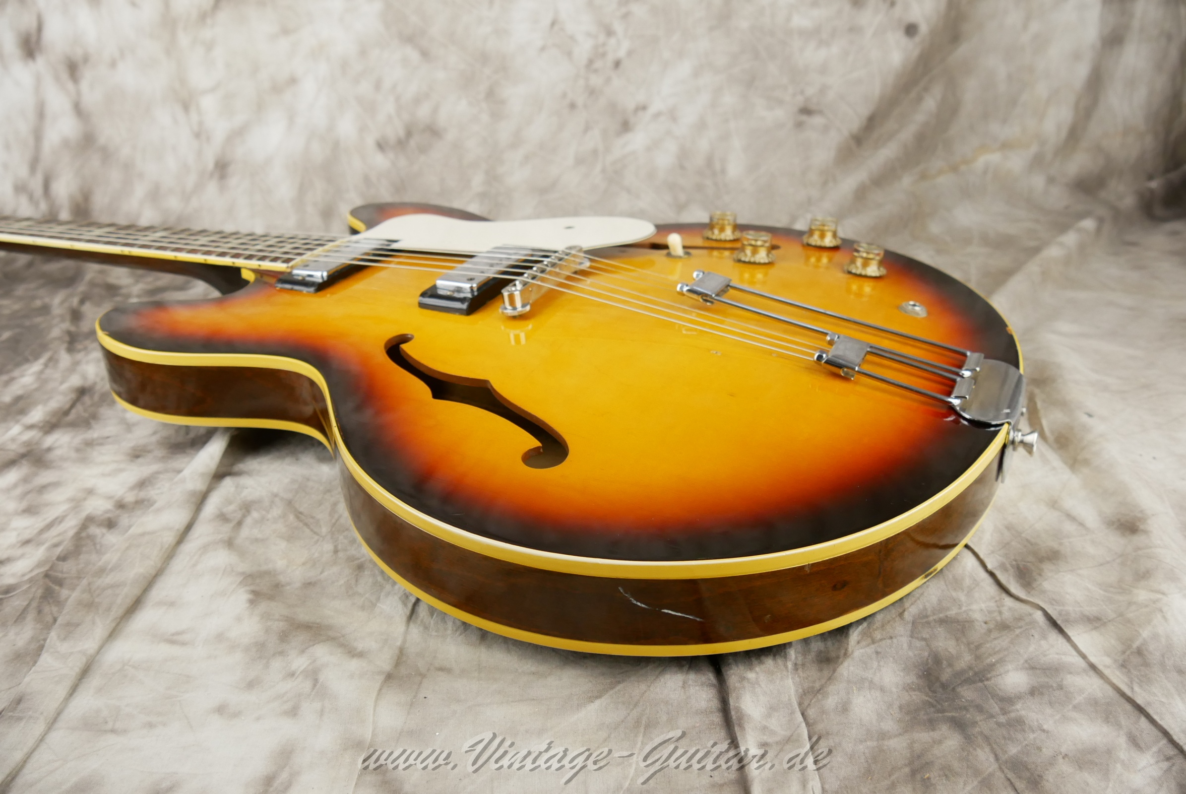 img/vintage/6198/Epiphone-Riviera-E360T-1967-sunburst-14.jpg