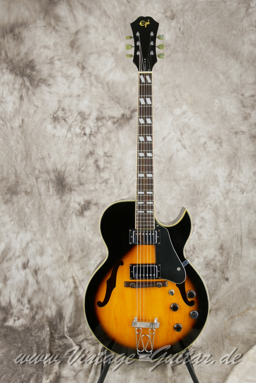 Epiphone_ES_175_sunburst_Korea_1999-001.JPG
