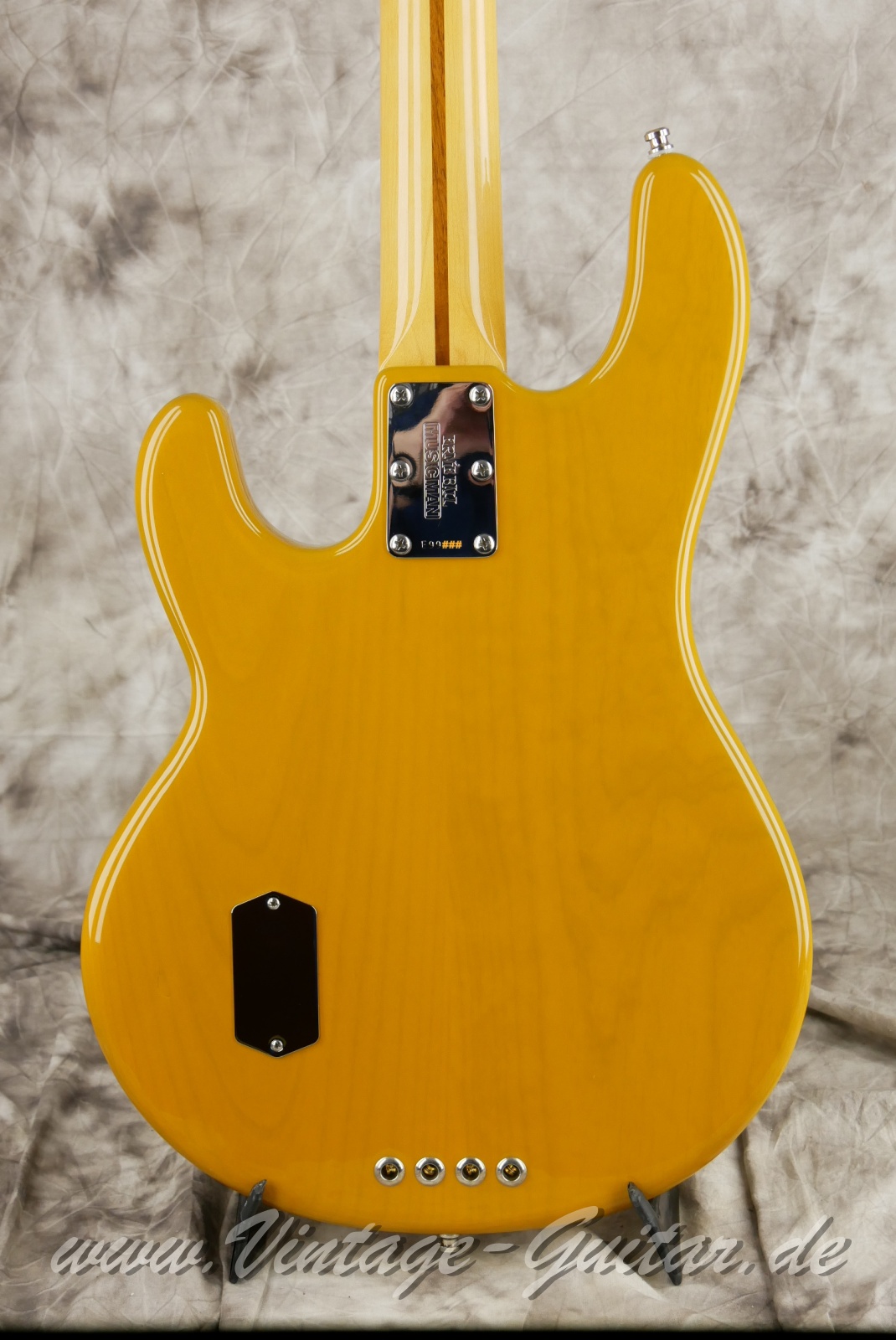 img/vintage/6208/MusicMan_EB_StingRay_old_smoothie_USA_butterscotch_2017-008.JPG