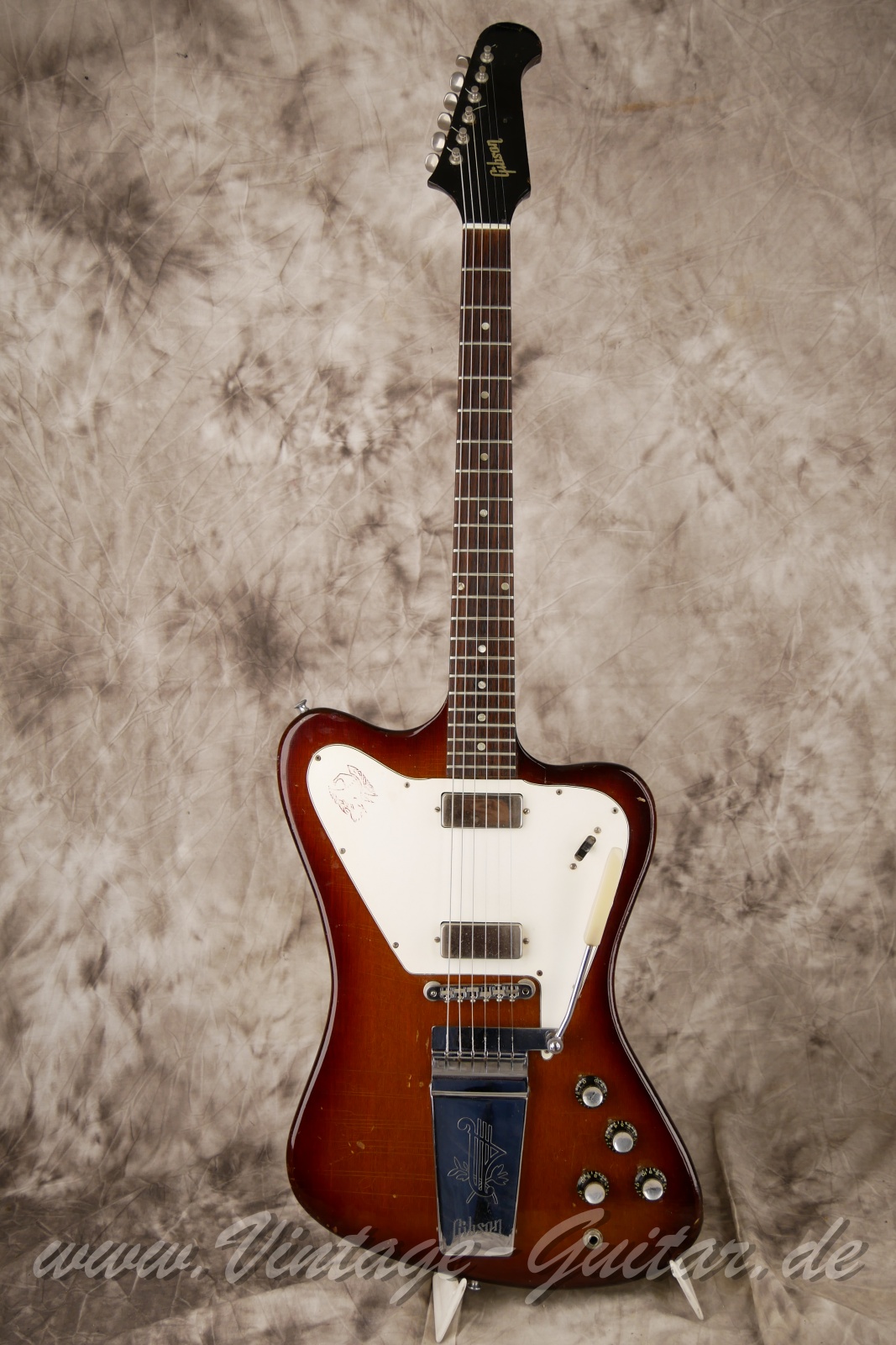 Gibson-Firebird-V-1965-non-reverse-001.JPG