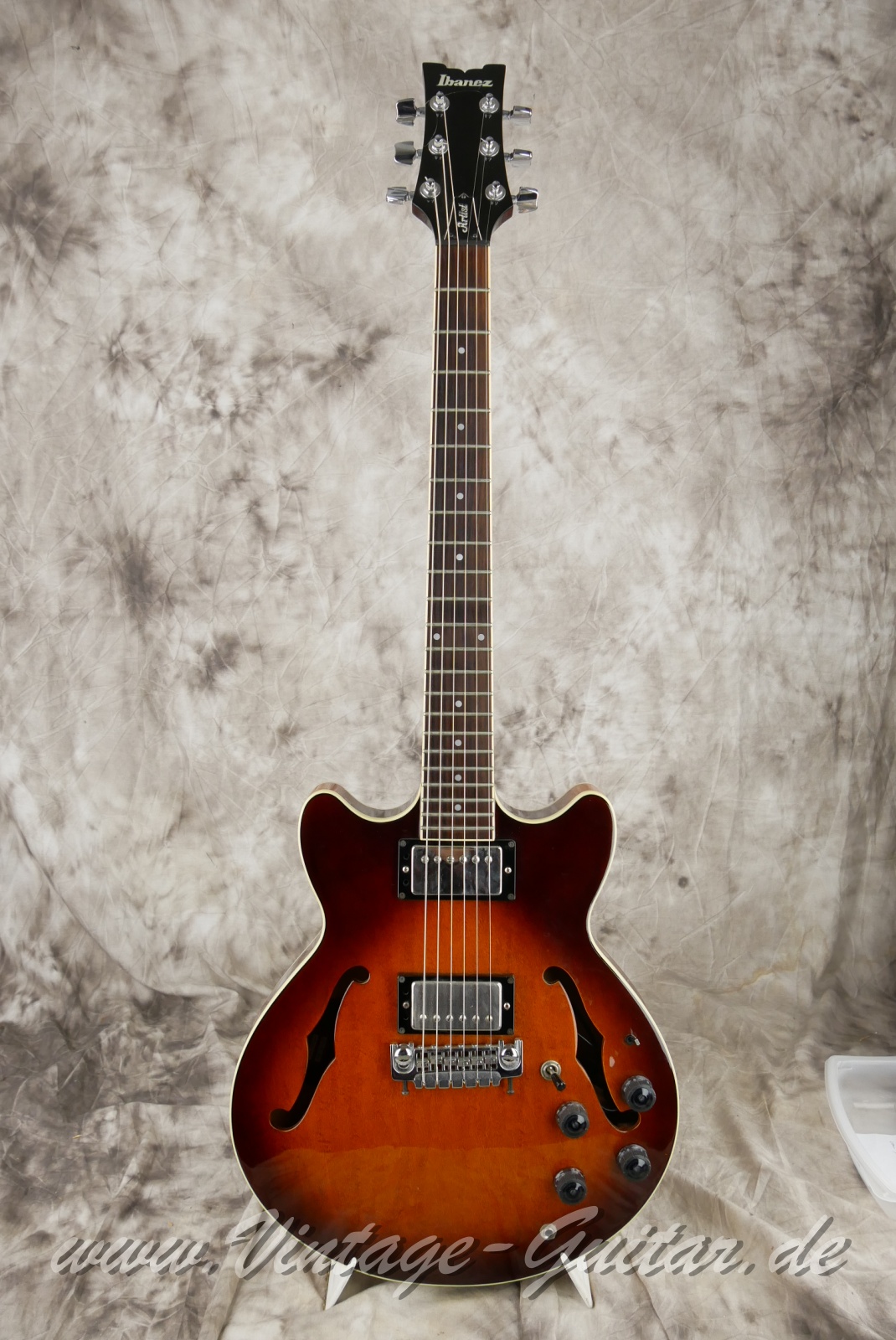 Ibanez_AM_70_AV_sunburst_Japan_1987-001.JPG