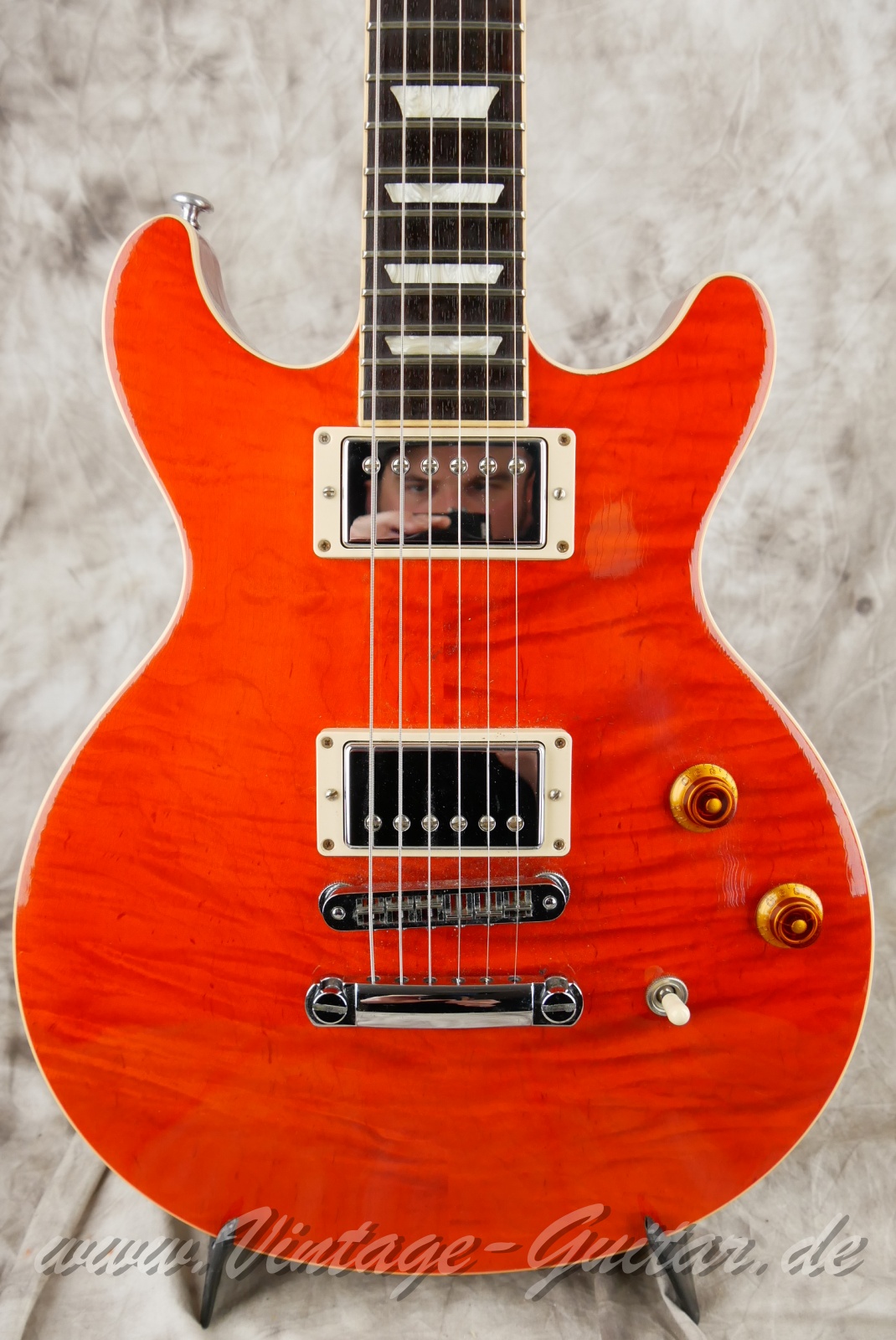 img/vintage/6236/Gibson_Les_Paul_dc_transredflametop_2014_usa-007.JPG
