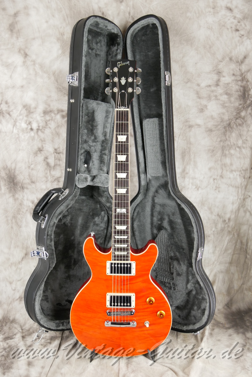 img/vintage/6236/Gibson_Les_Paul_dc_transredflametop_2014_usa-014.JPG