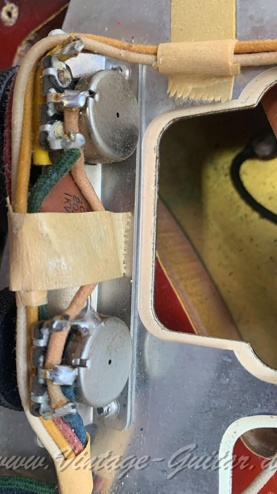 img/vintage/6240/Fender-Jazzmaster-1966-sunburst-033.jpg