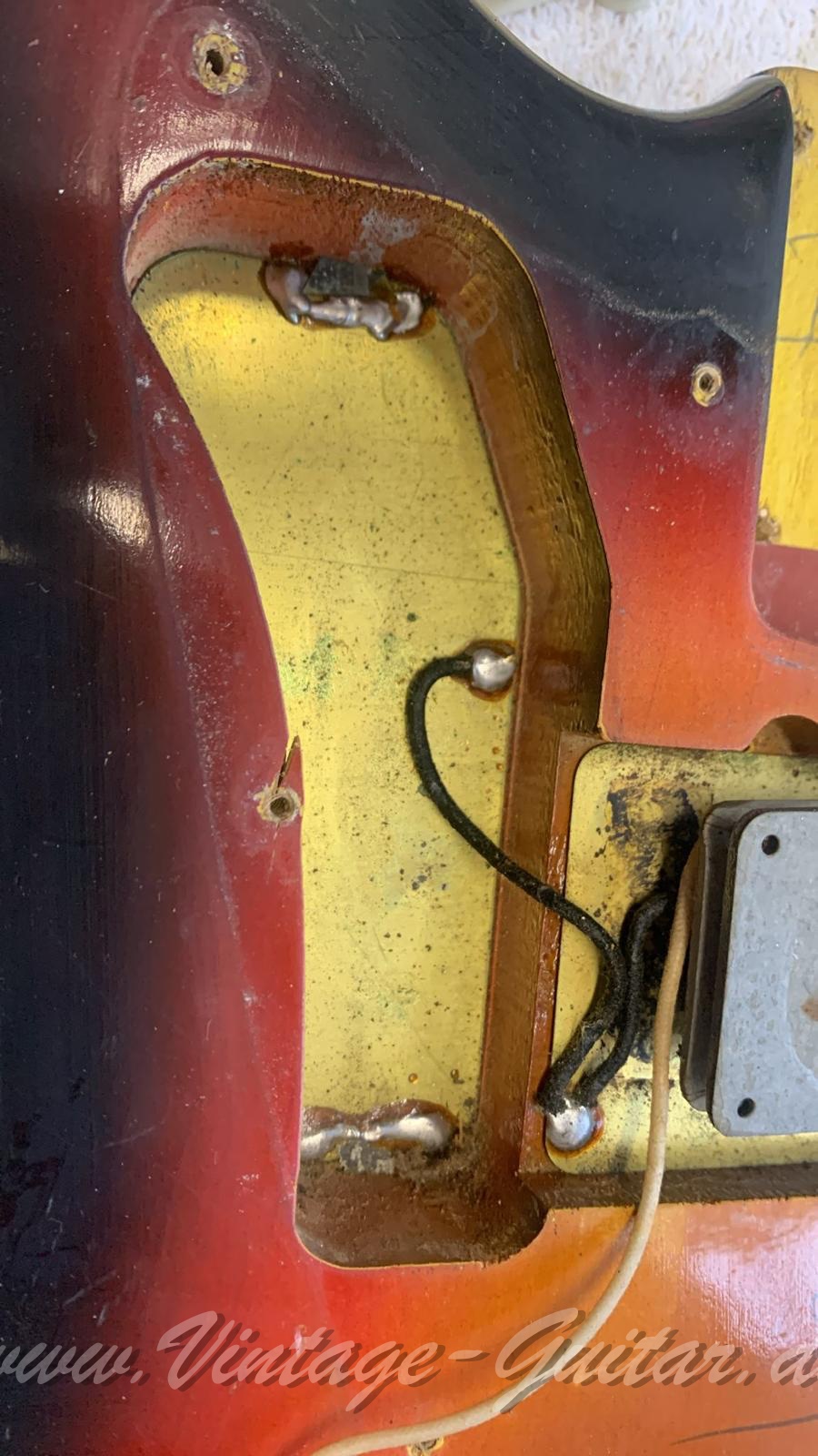 img/vintage/6240/Fender-Jazzmaster-1966-sunburst-038.jpg