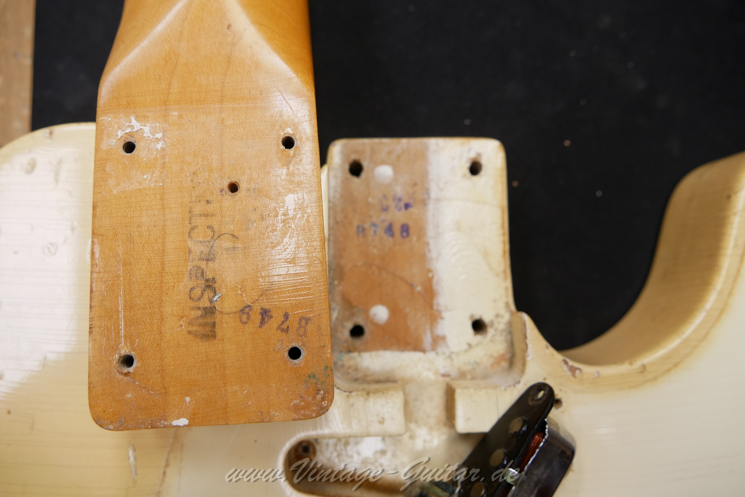 img/vintage/6242/Fender-Telecaster-1967-blonde-029.jpg