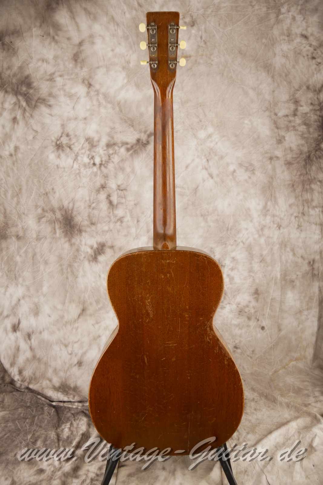 img/vintage/6252/Martin_0_15_mahogany_USA_1942-002.JPG