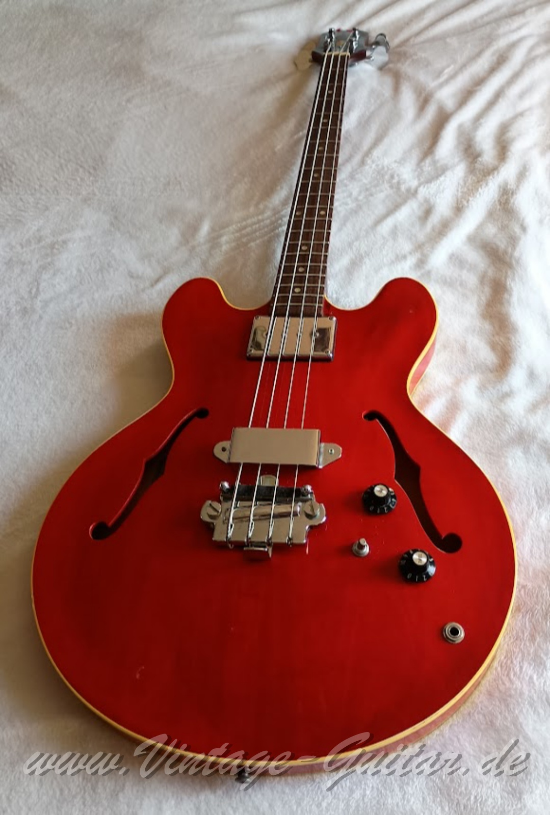 img/vintage/6272/Epiphone-Rivoli-Bass-EB-232C-001.jpg