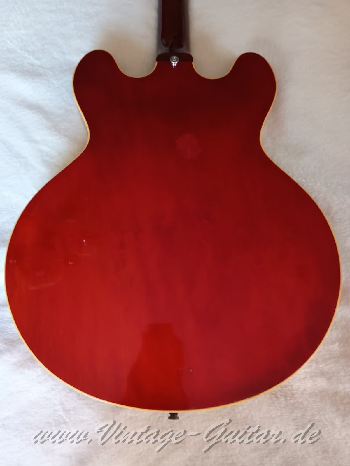 img/vintage/6272/Epiphone-Rivoli-Bass-EB-232C-004.jpg