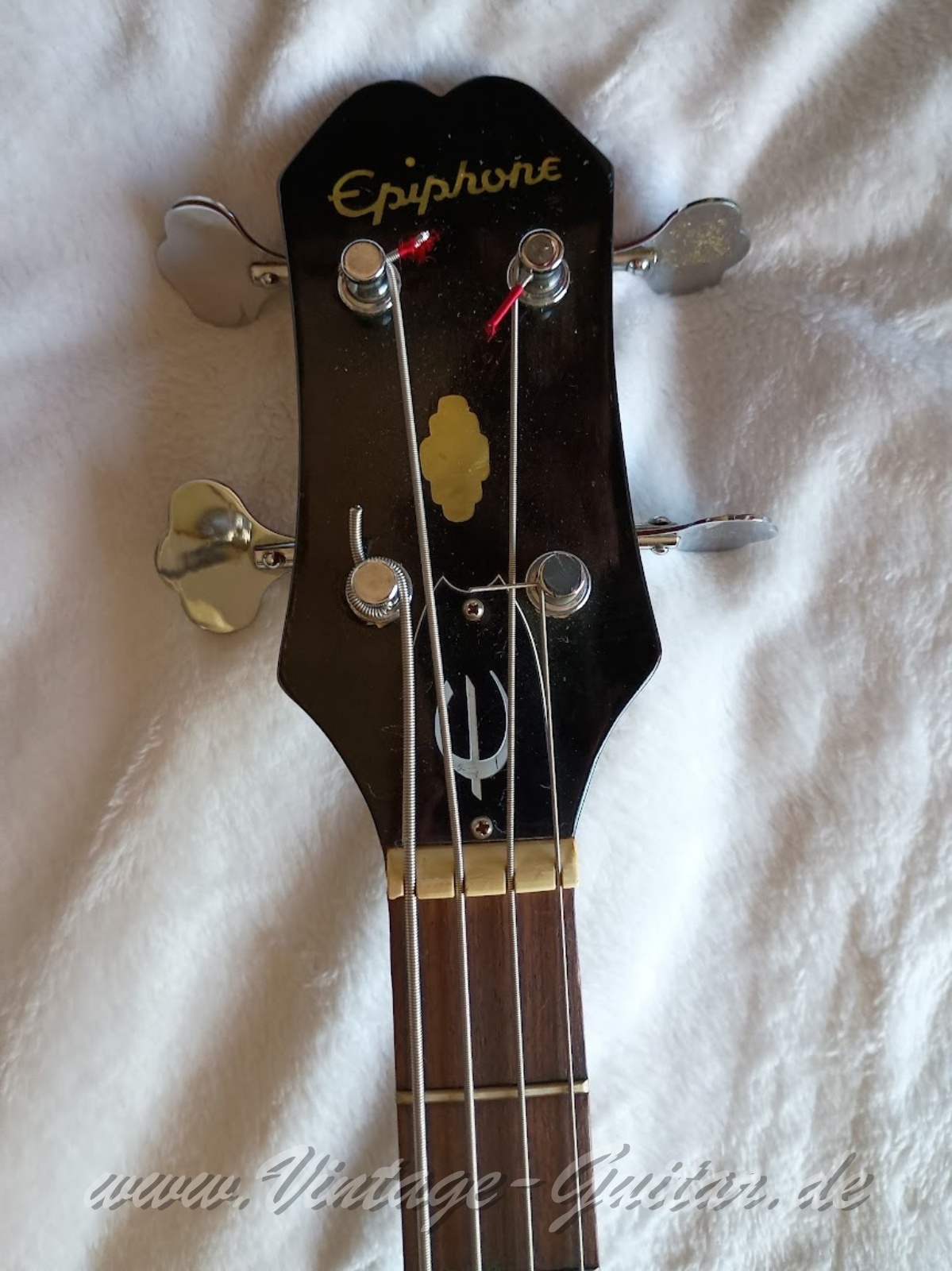 img/vintage/6272/Epiphone-Rivoli-Bass-EB-232C-005.jpg