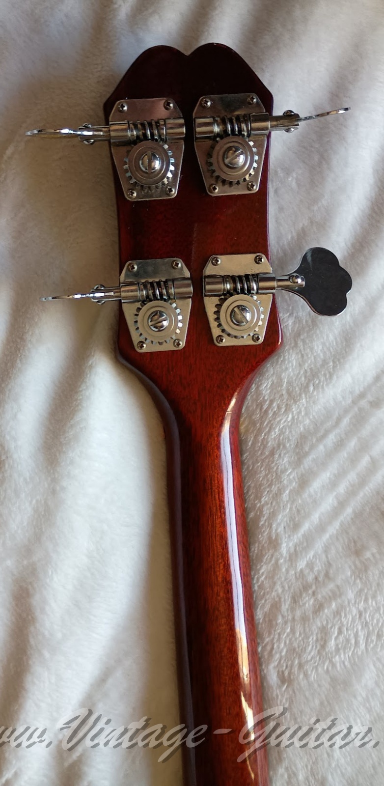 img/vintage/6272/Epiphone-Rivoli-Bass-EB-232C-007.jpg