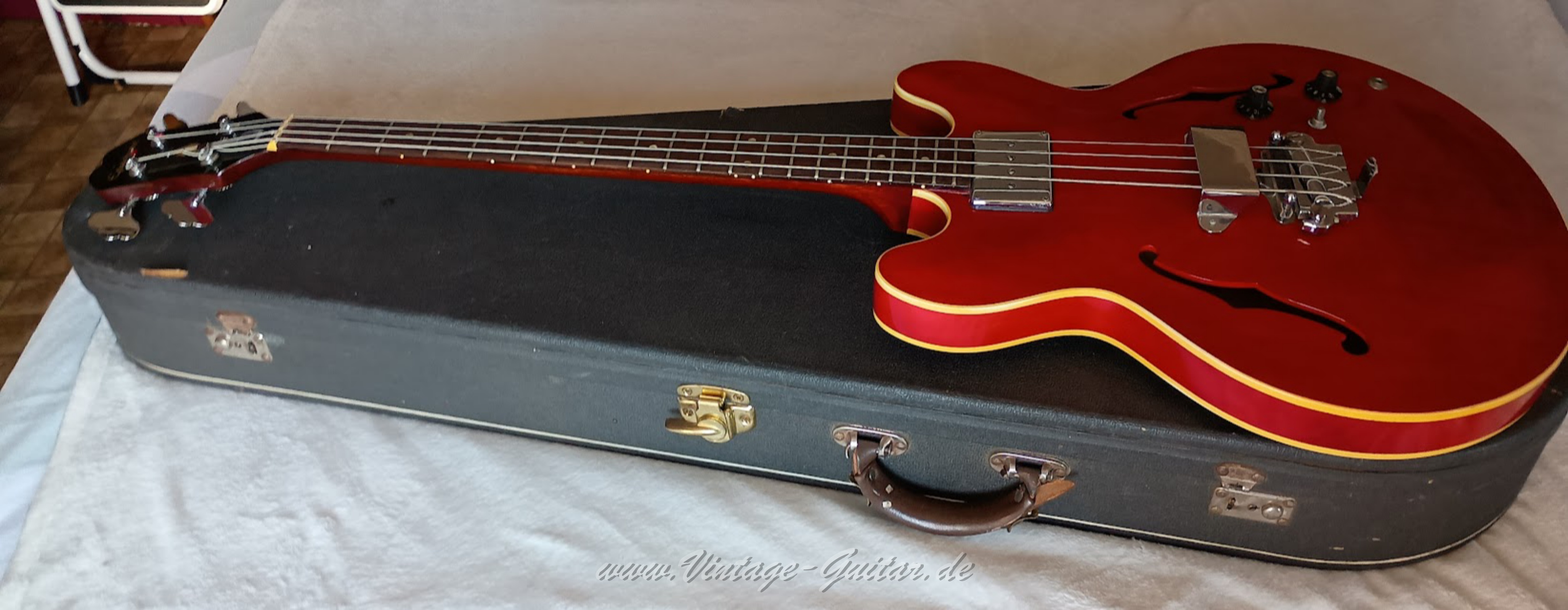 img/vintage/6272/Epiphone-Rivoli-Bass-EB-232C-009.jpg