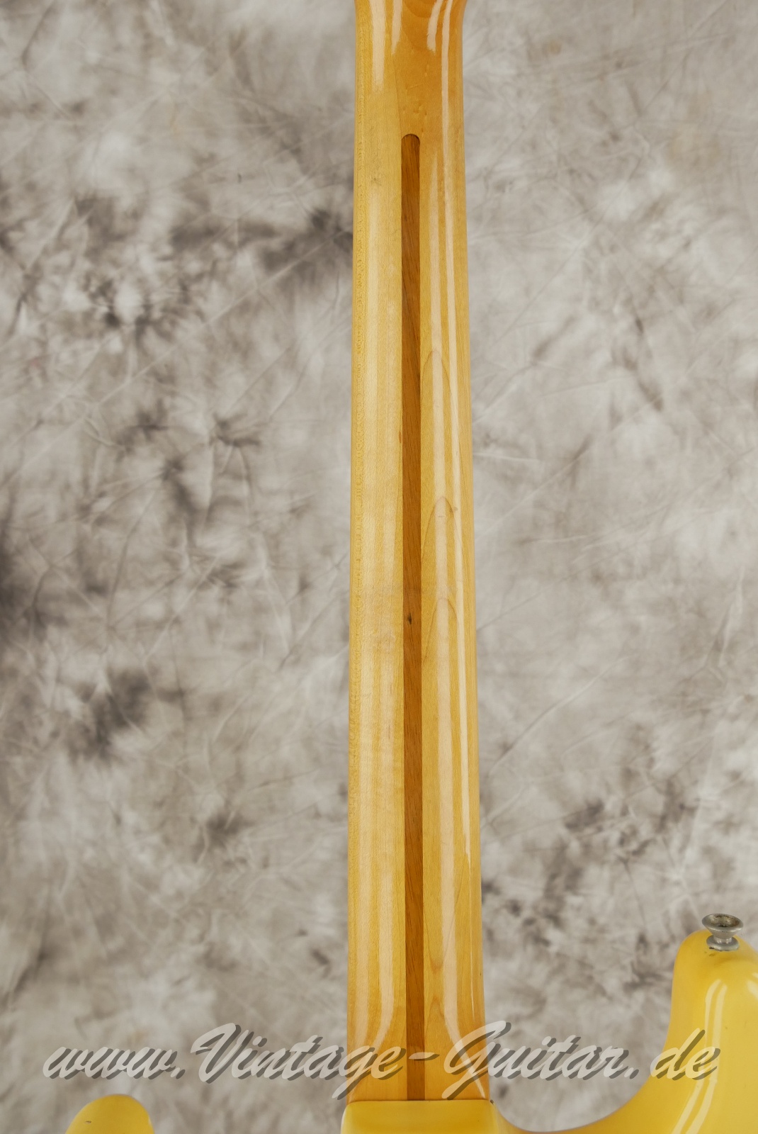 img/vintage/6277/Fender_Stratocaster_olympic_white_USA_1973-006.JPG