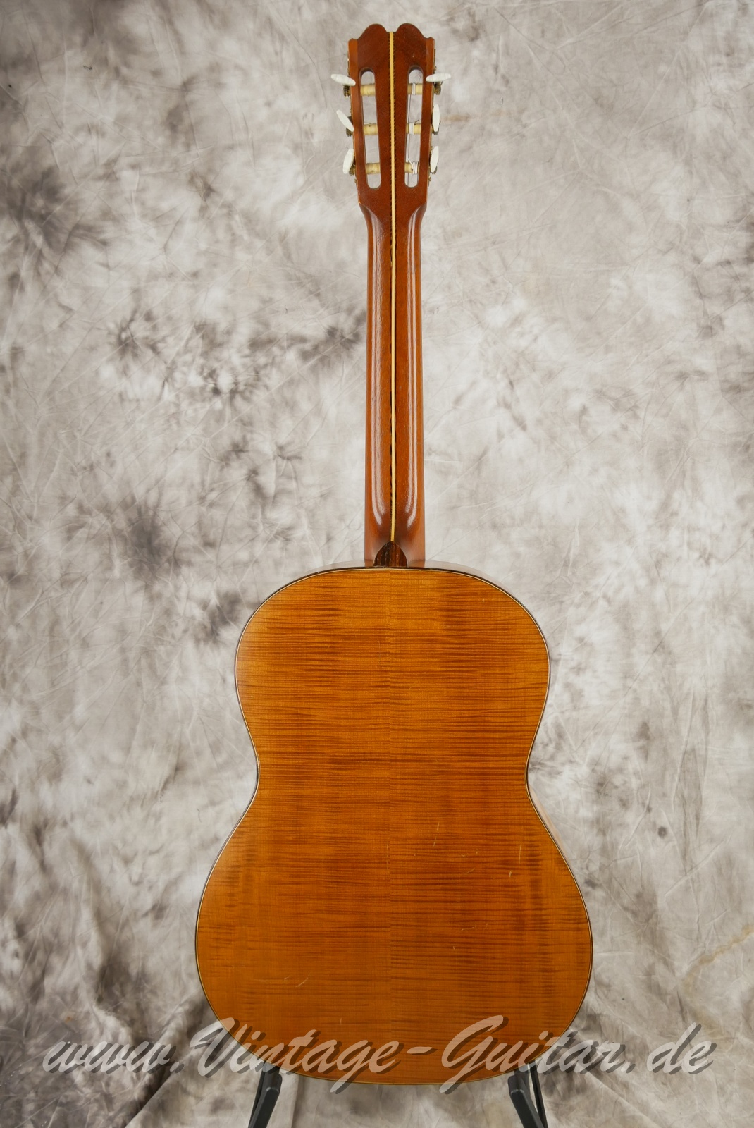 img/vintage/6283/Hagstrom_Classic_natural_spruce_maple_Sweden_1971-002.JPG