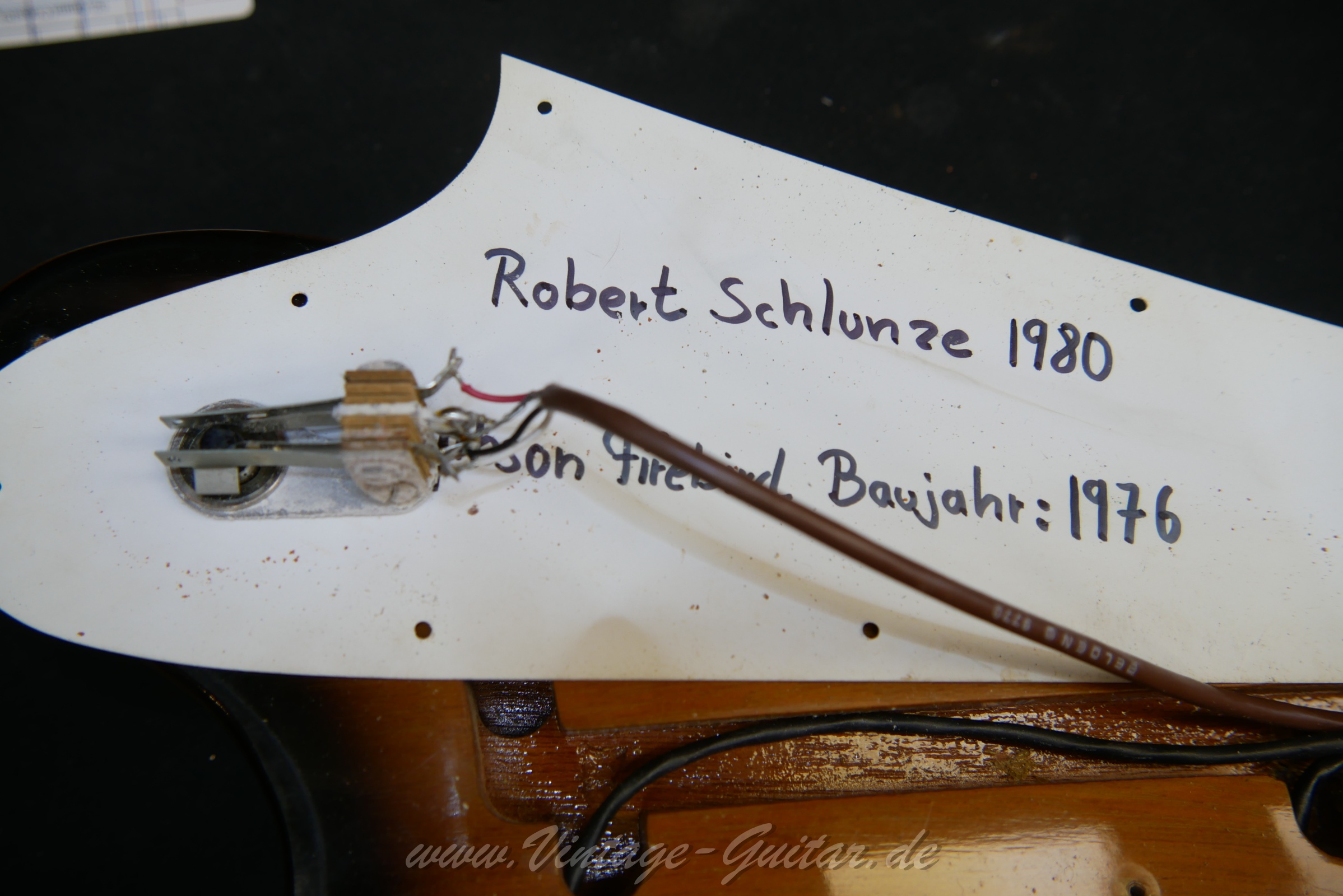 img/vintage/6326/Gibson_Firebird_1976_sunburst-14.jpg
