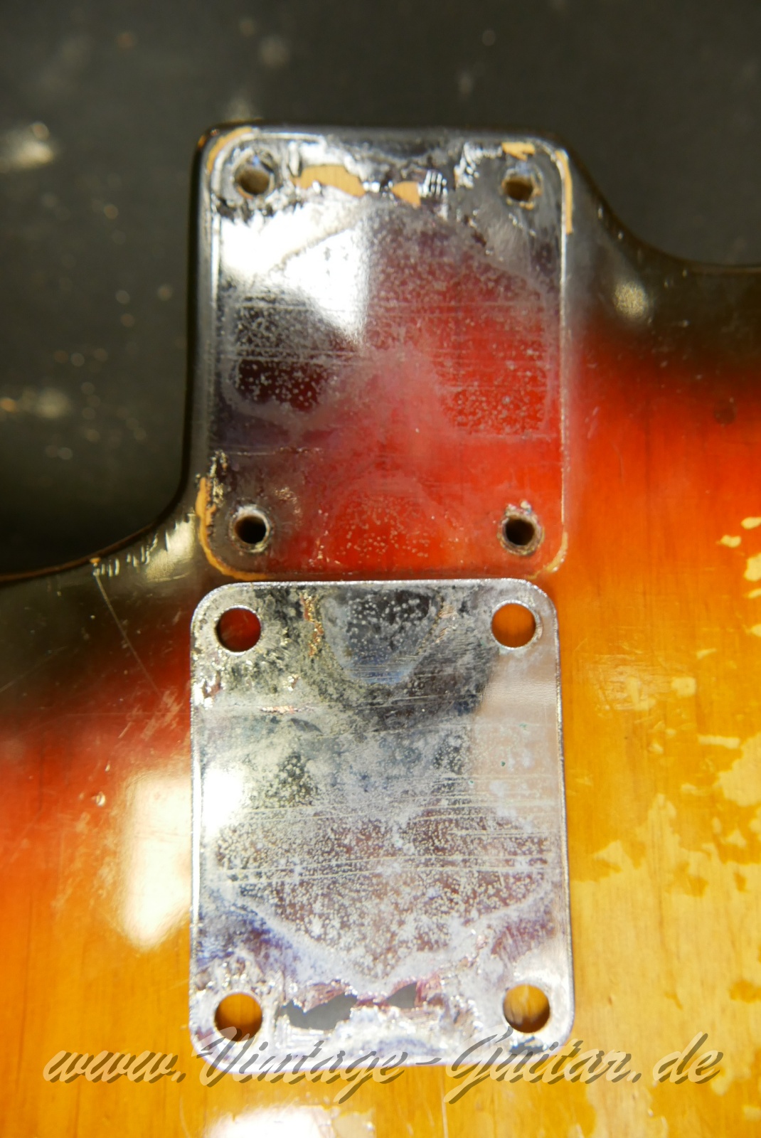 img/vintage/6338/Fender_Stratocaster_sunburst_second_owner_1968_1969-27.JPG