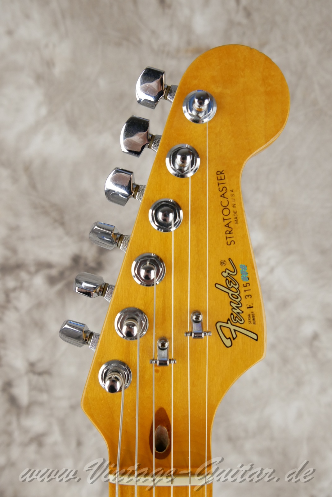 img/vintage/6346/fender_stratocaster_elite_1983_black_usa-03.jpg
