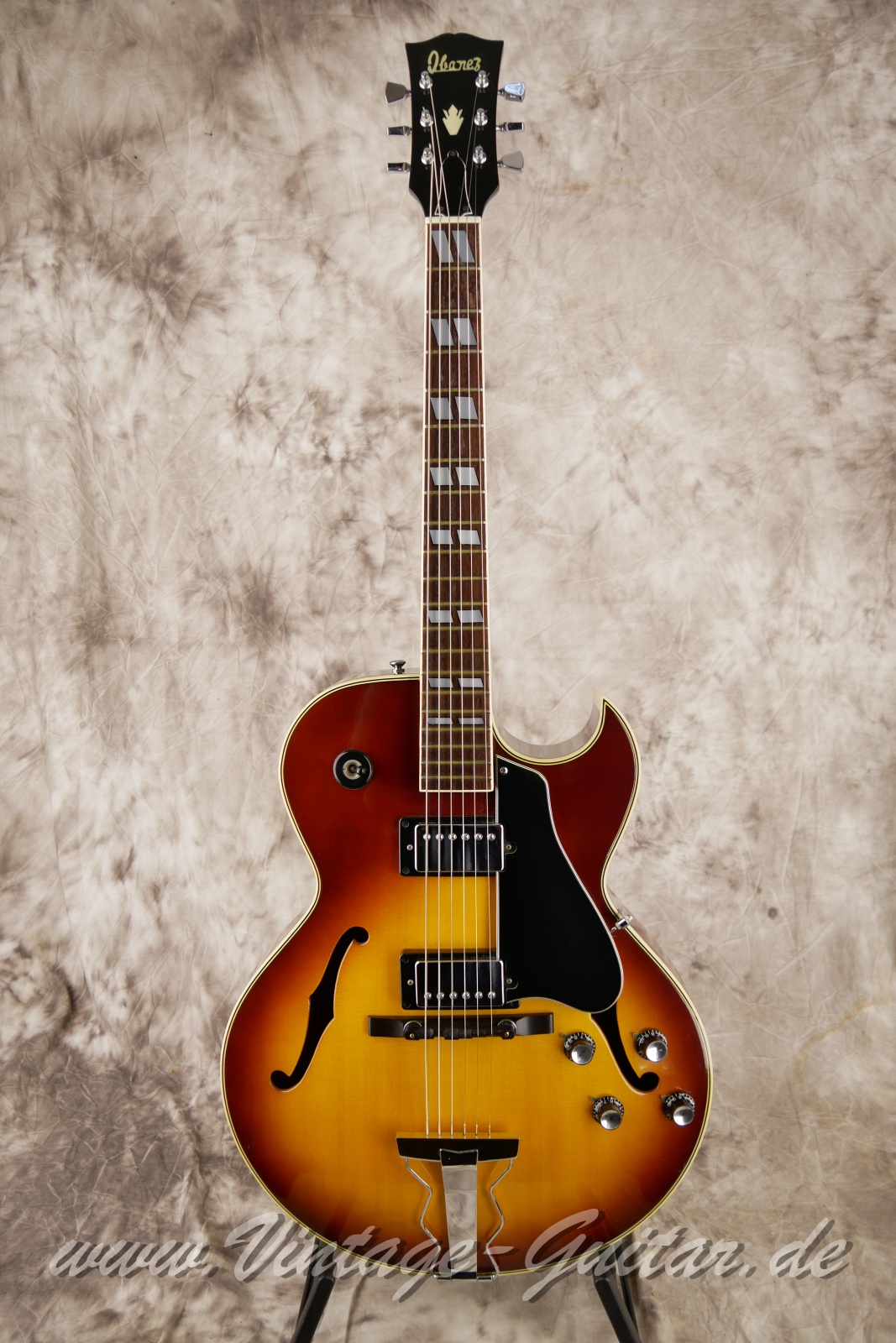 img/vintage/6354/Ibanez_2355_open_book_headstock_sunburst_1975-01.JPG