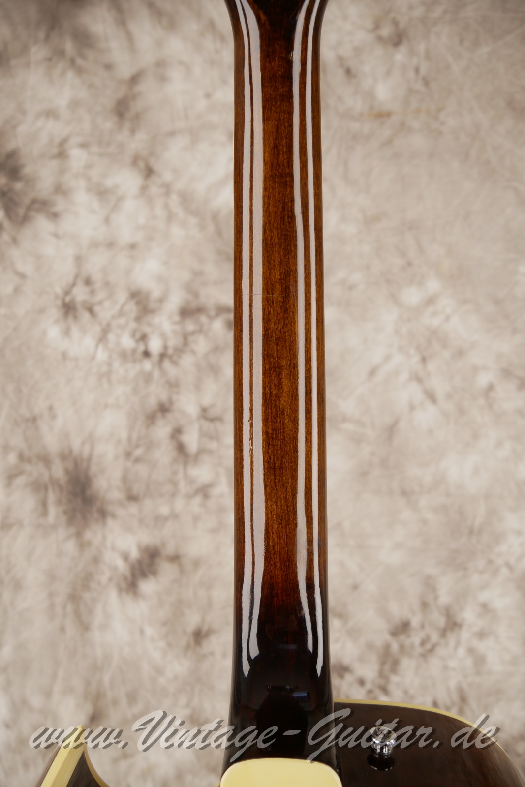 img/vintage/6354/Ibanez_2355_open_book_headstock_sunburst_1975-06.JPG