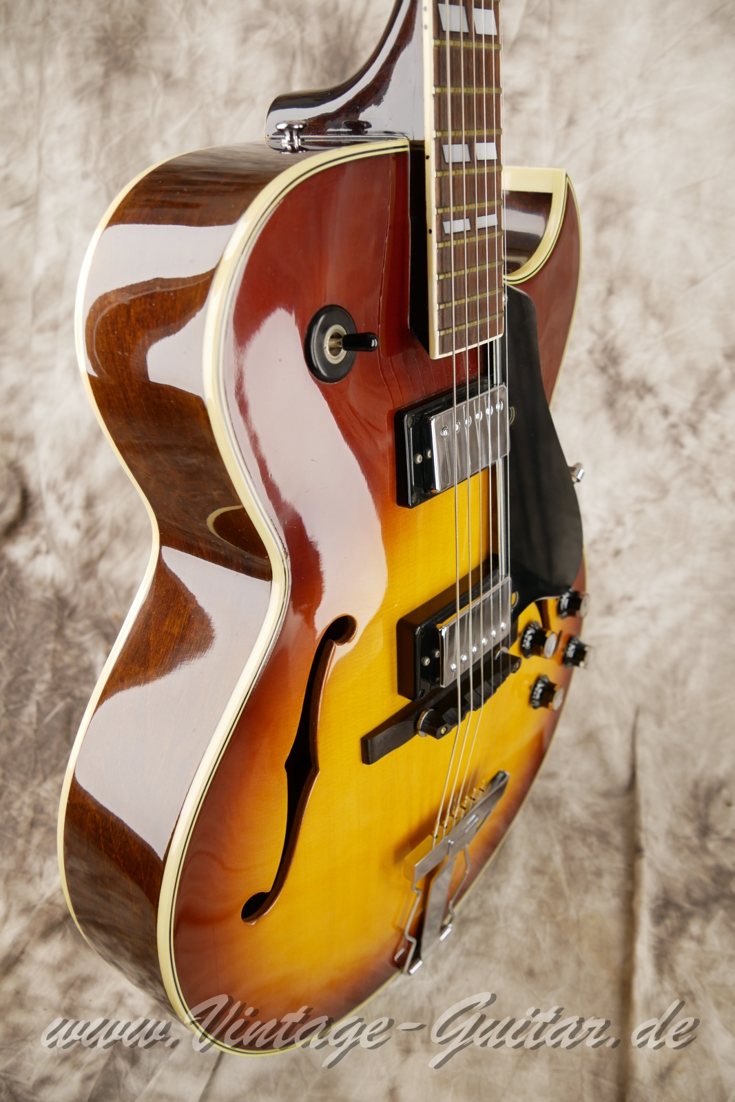 img/vintage/6354/Ibanez_2355_open_book_headstock_sunburst_1975-09.JPG