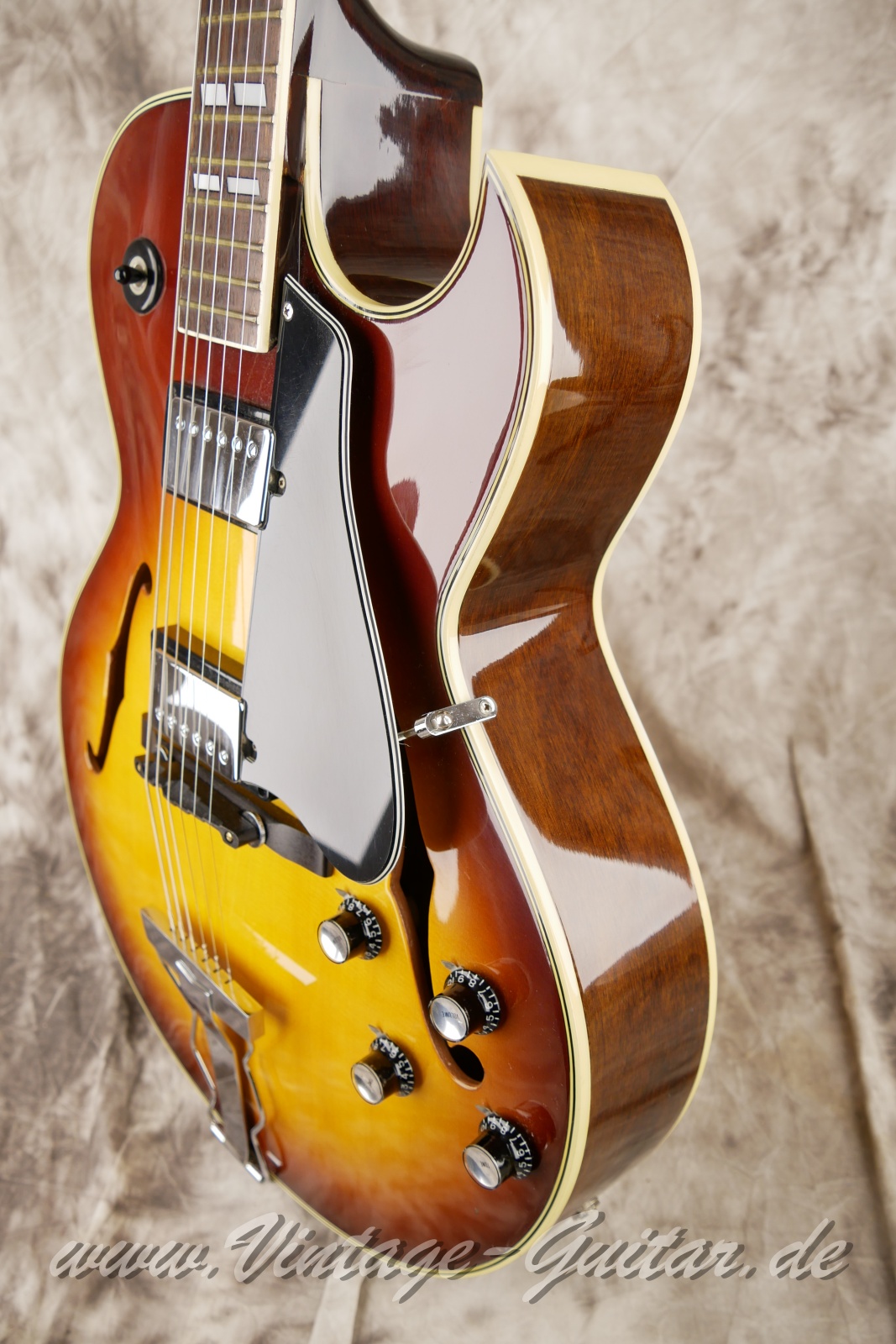img/vintage/6354/Ibanez_2355_open_book_headstock_sunburst_1975-10.JPG