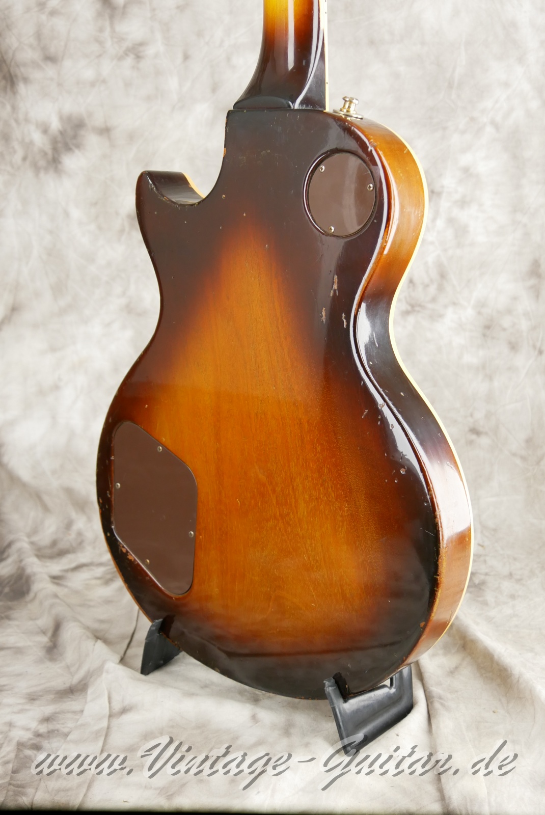 img/vintage/6374/Gibson_Les_Paul_Pro_Deluxe_sunburst_1979-012.JPG