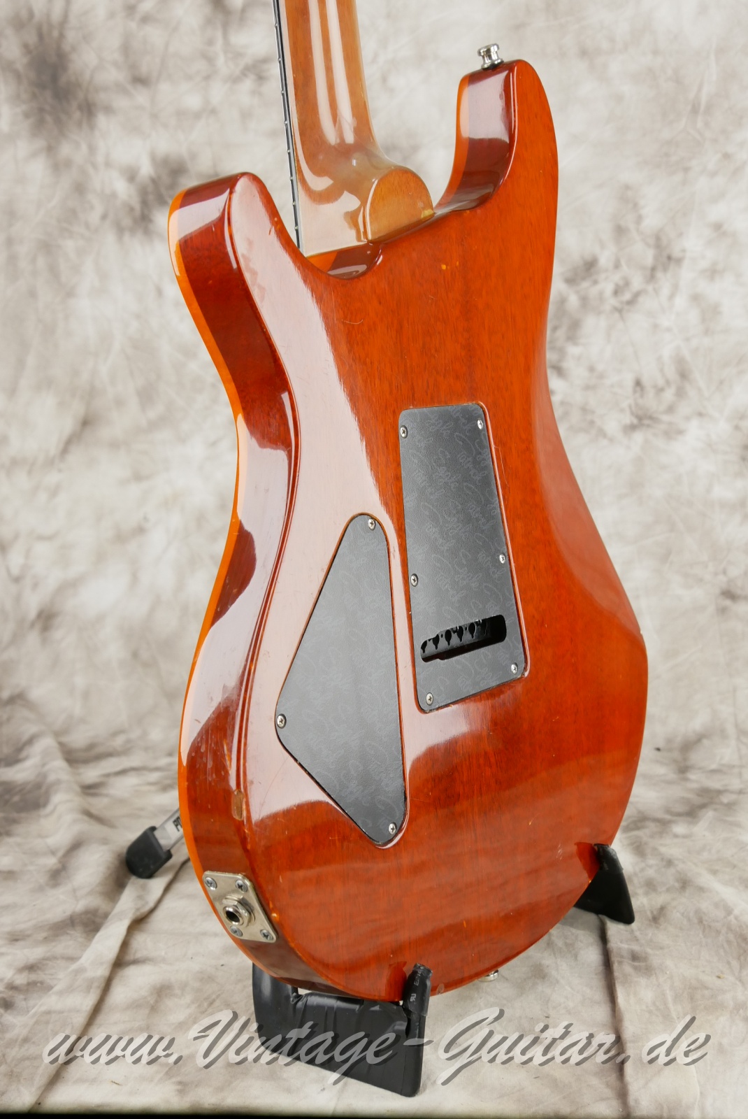 img/vintage/6376/Patrick_Eggle_Vienna_Pro_Doug_Boyle_quilted_maple_sunburst_1993-011.JPG
