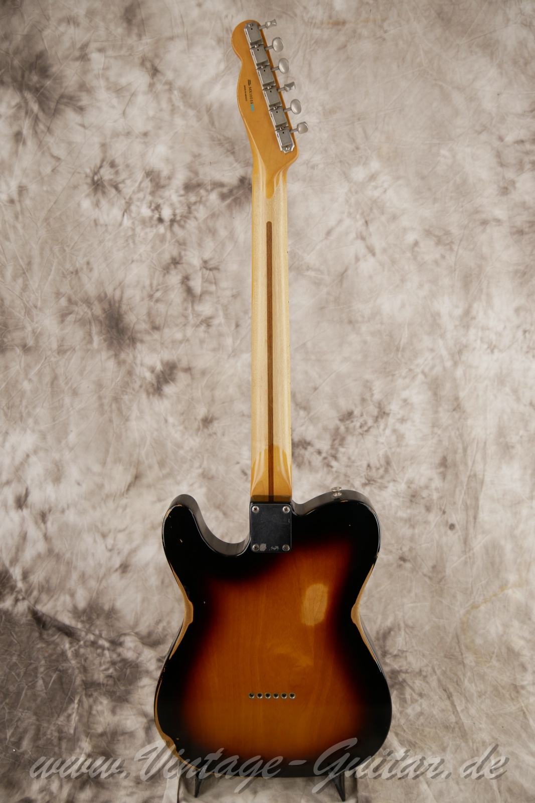 img/vintage/6399/fender_telecaster_roadworn_1950s_sunburst_mexico-002.jpg